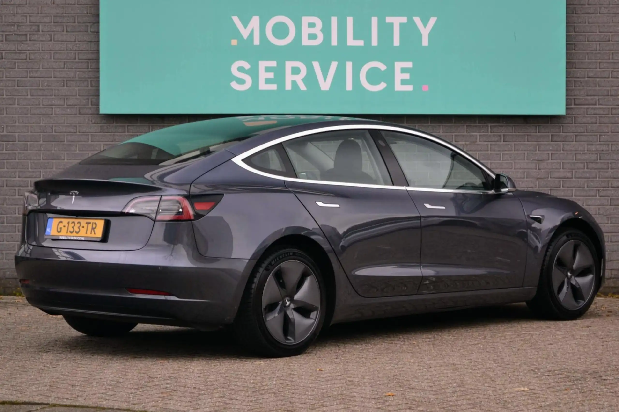 Tesla - Model 3