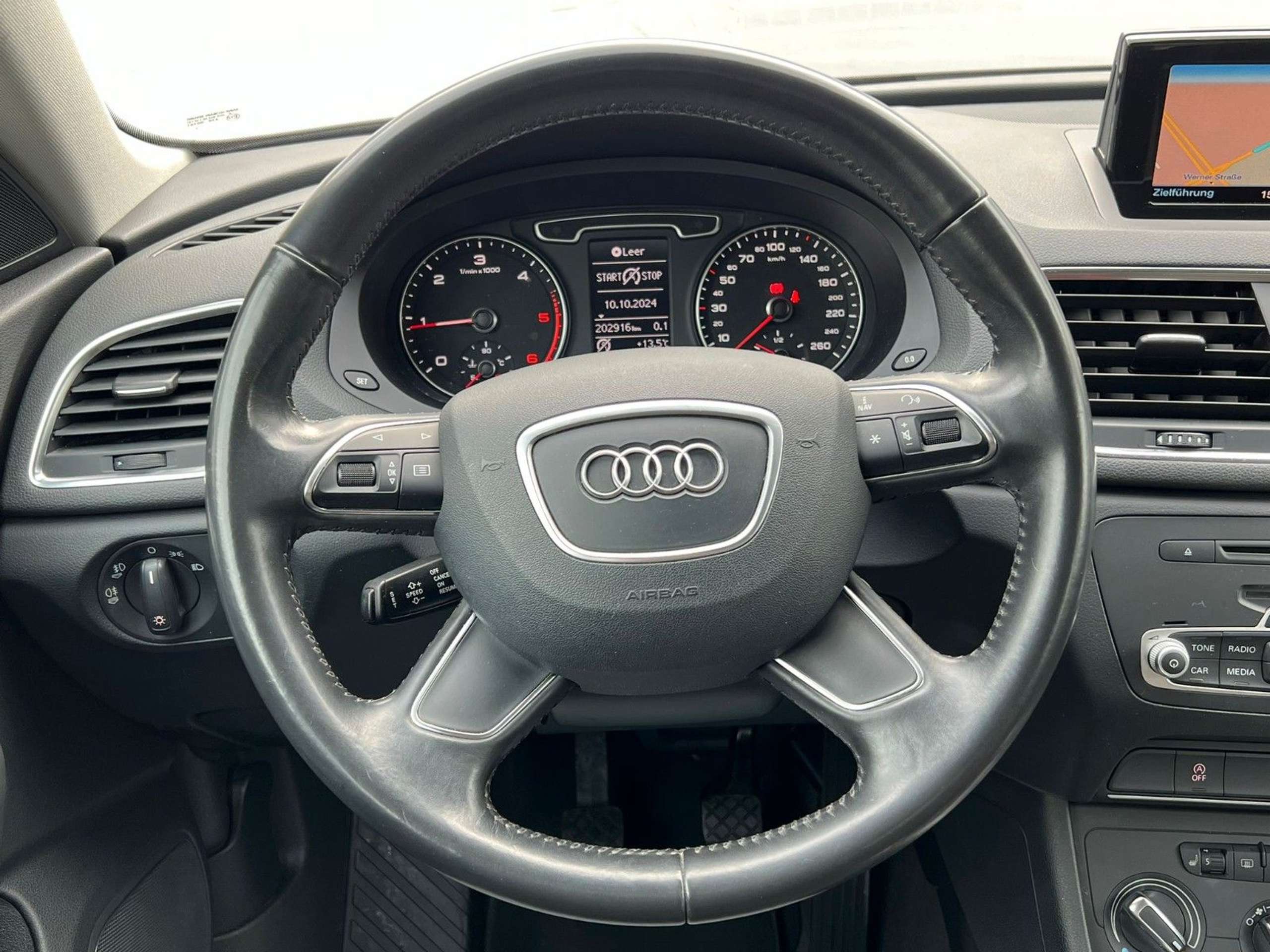 Audi - Q3