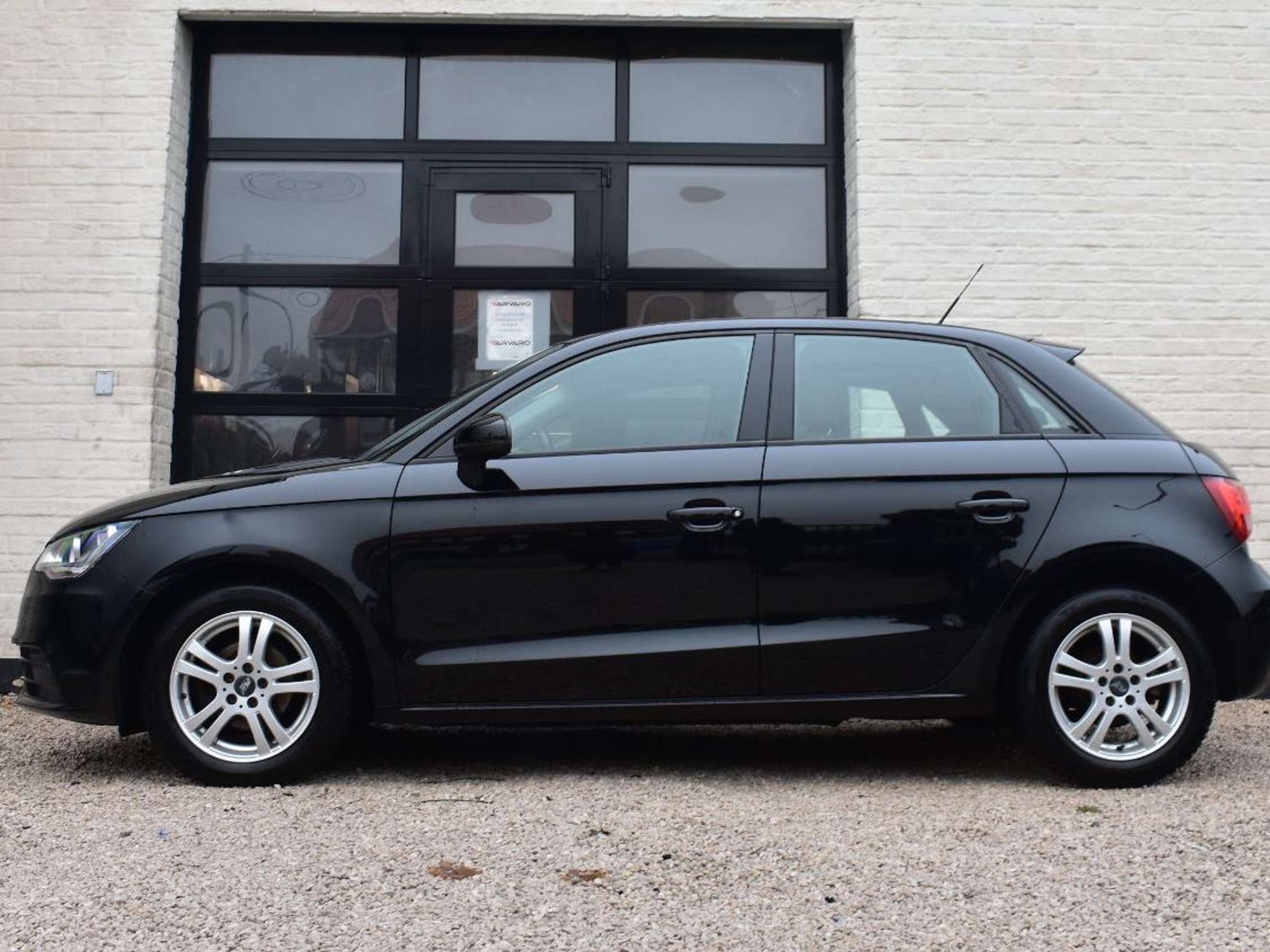 Audi - A1