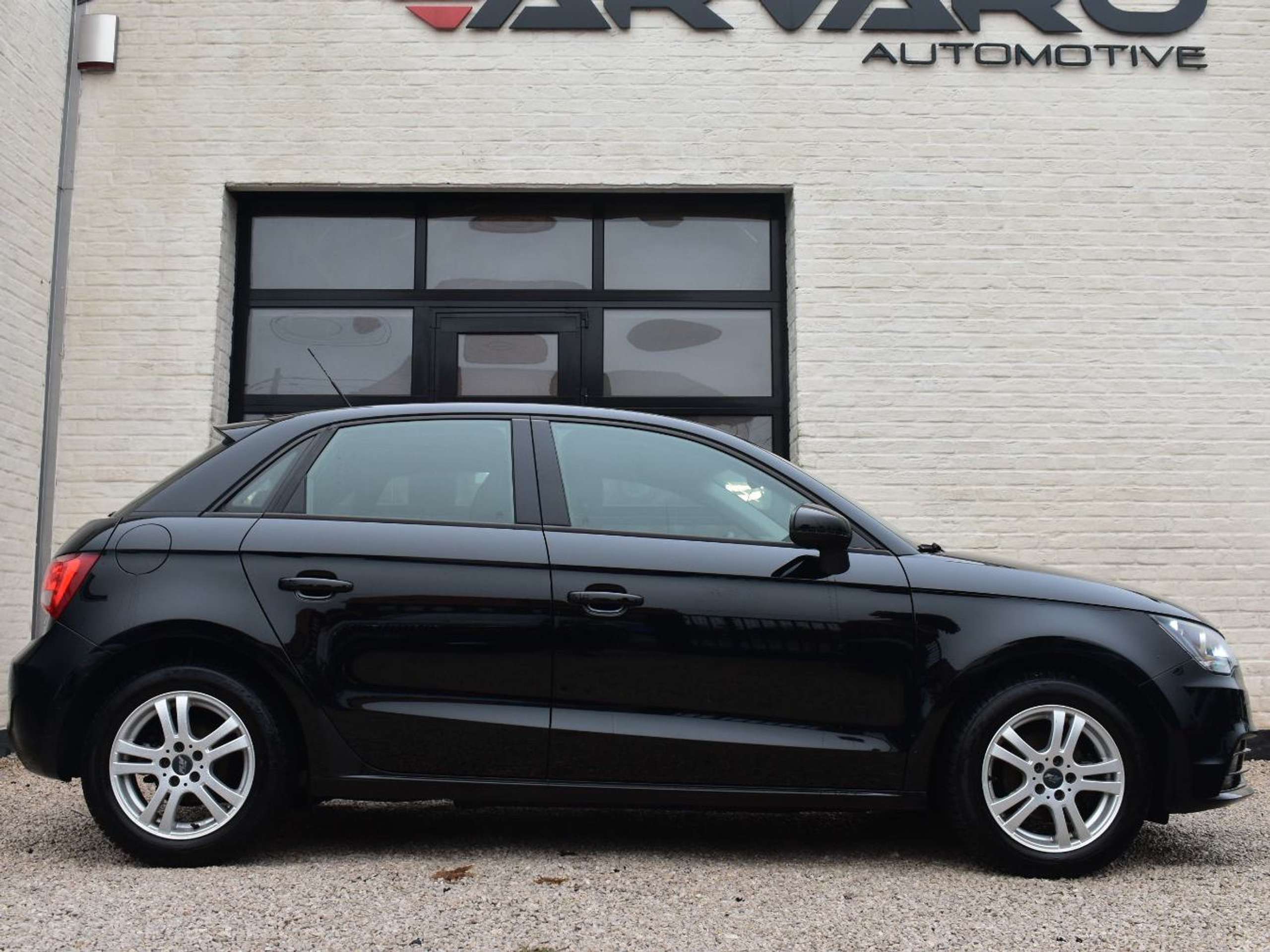 Audi - A1