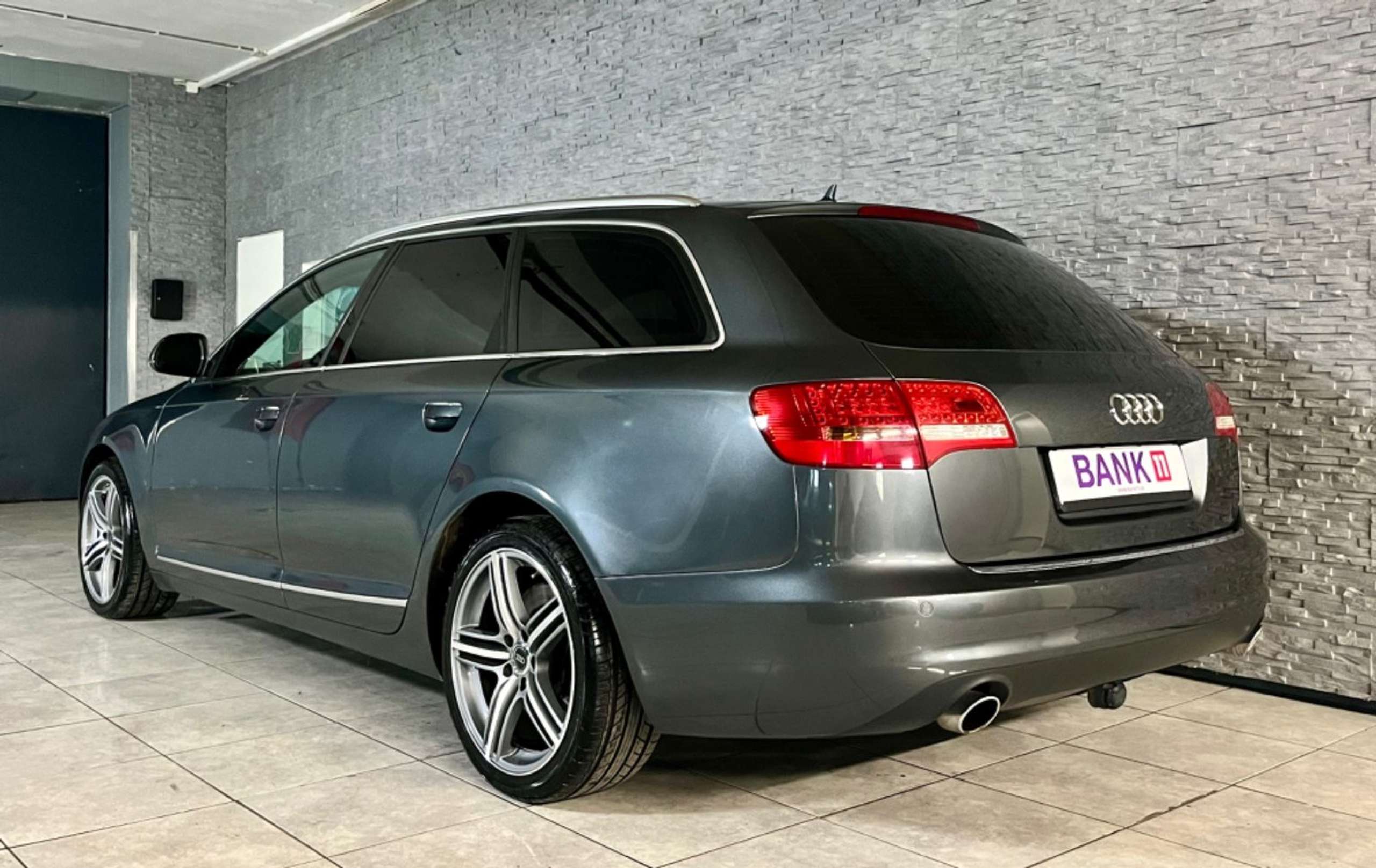 Audi - A6