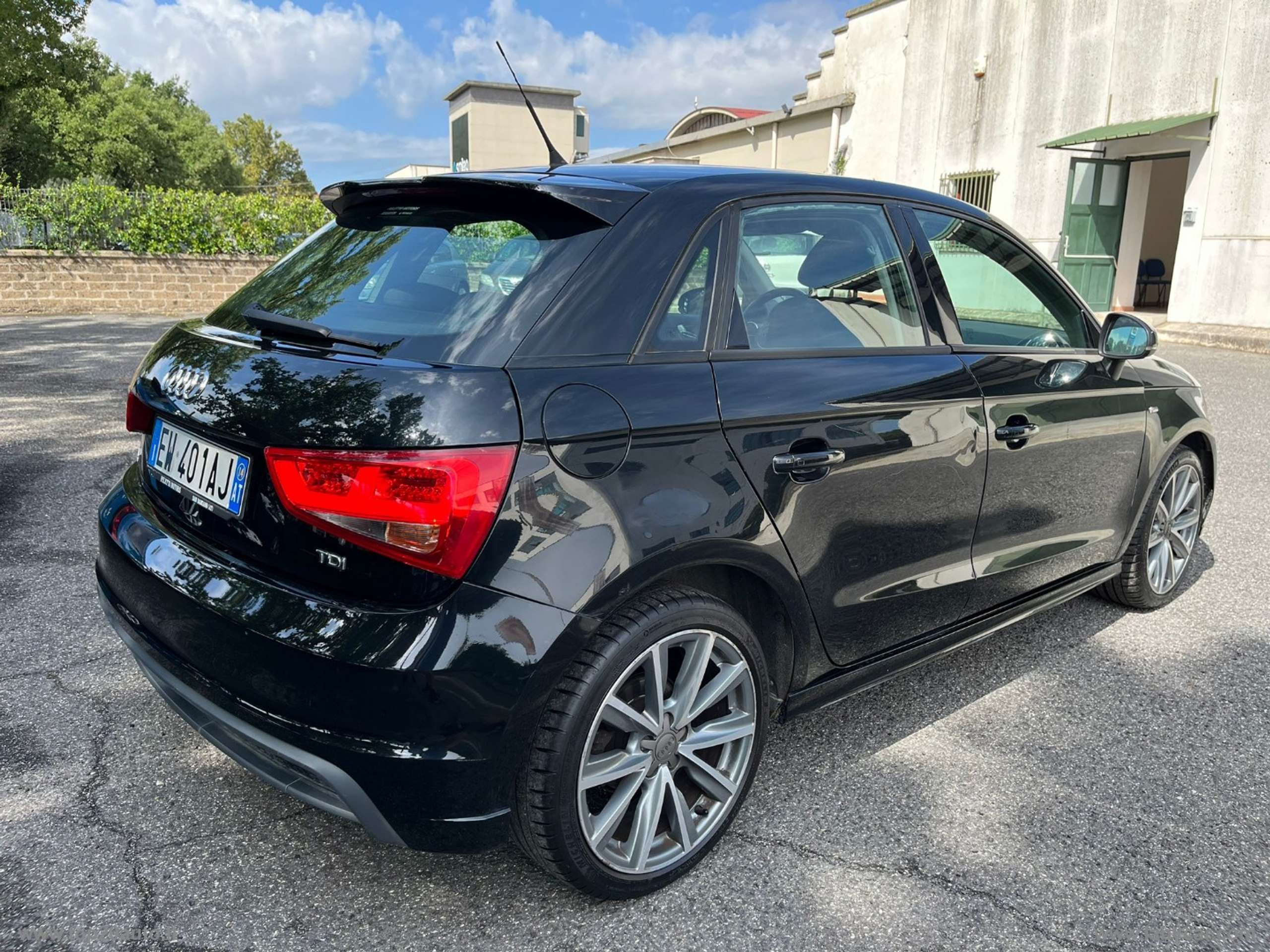 Audi - A1