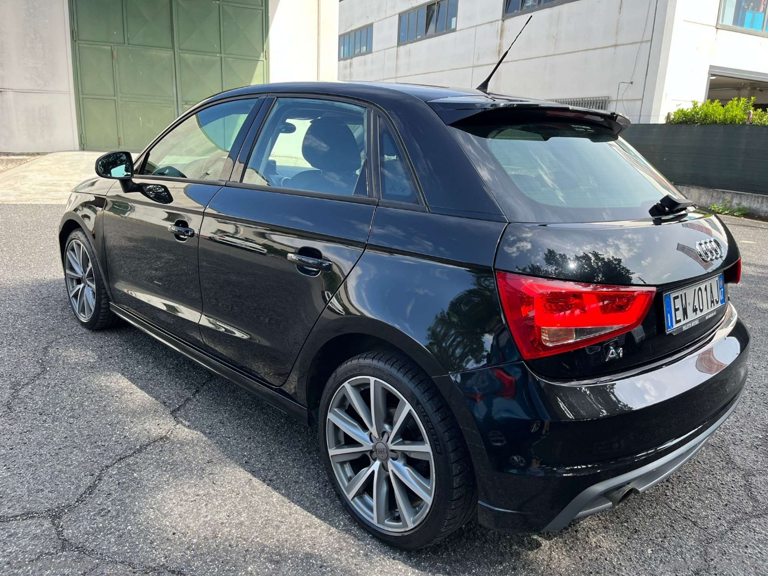 Audi - A1