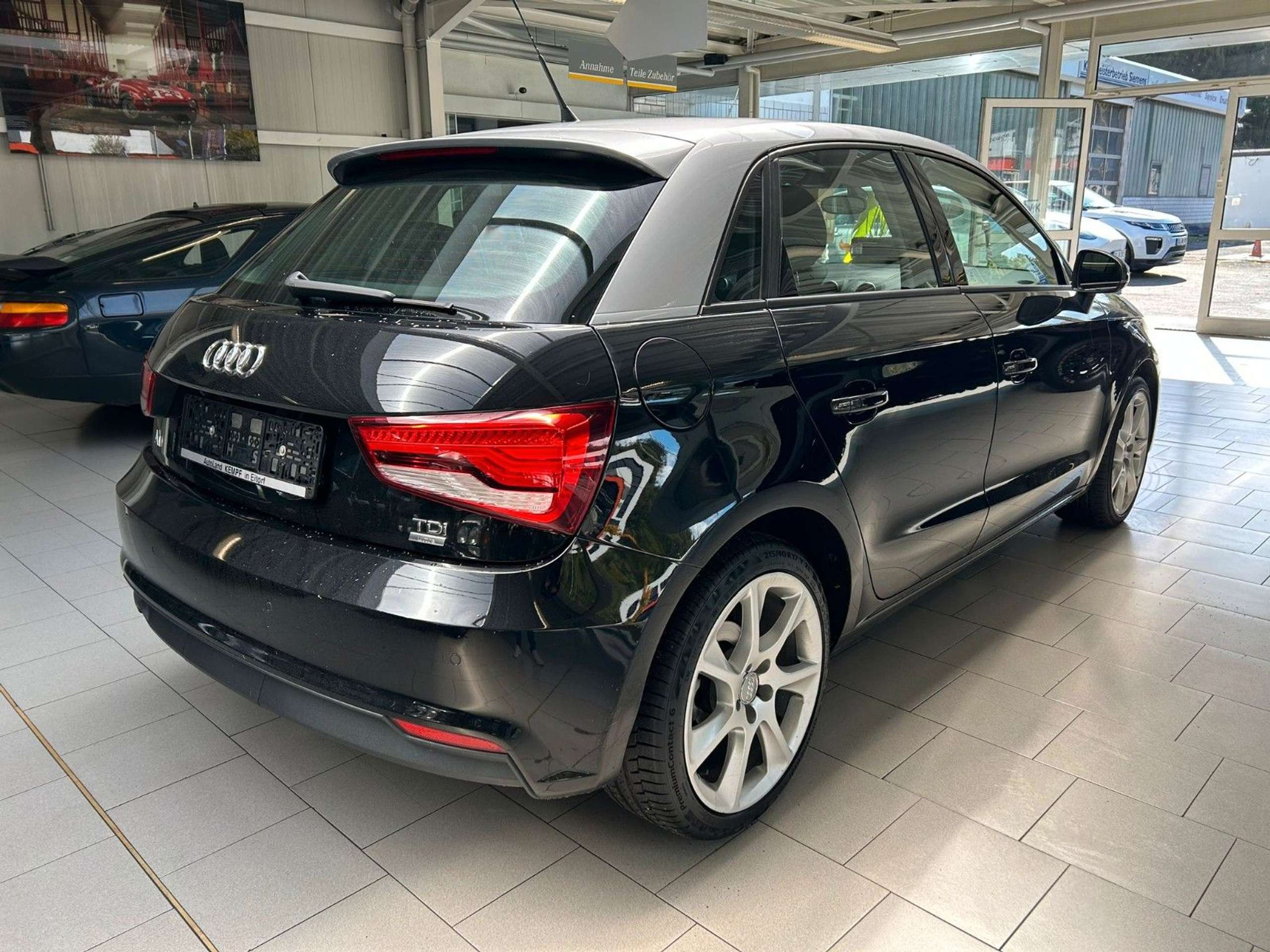 Audi - A1