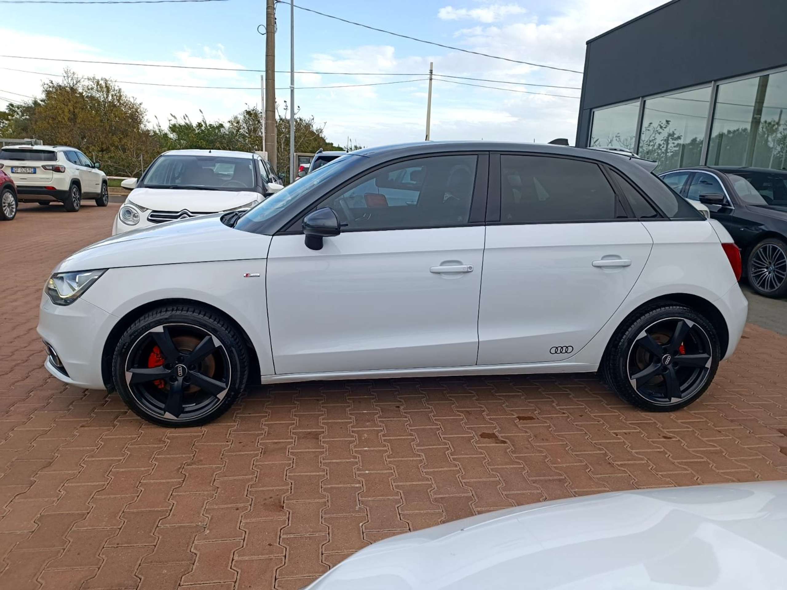 Audi - A1