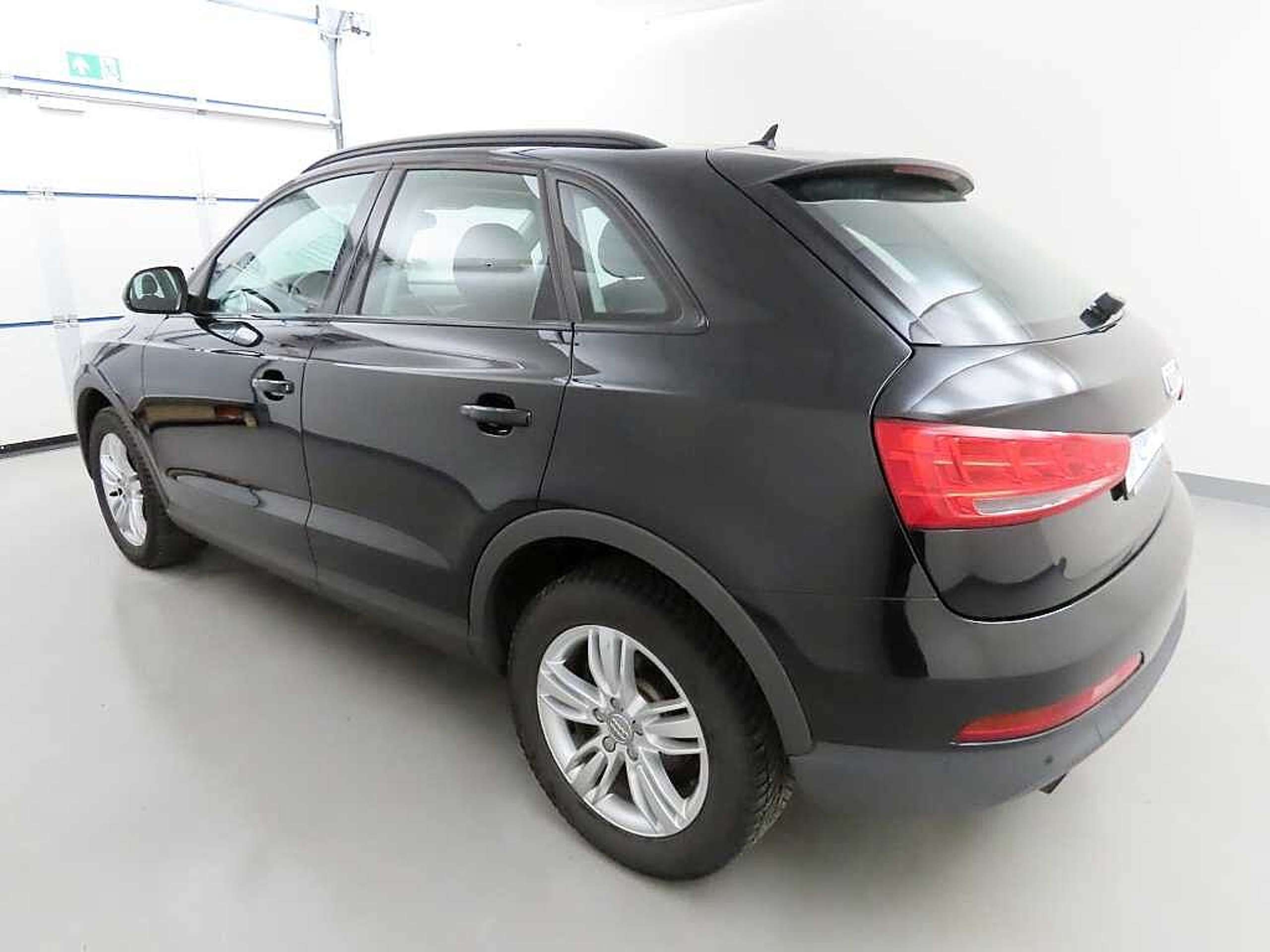 Audi - Q3