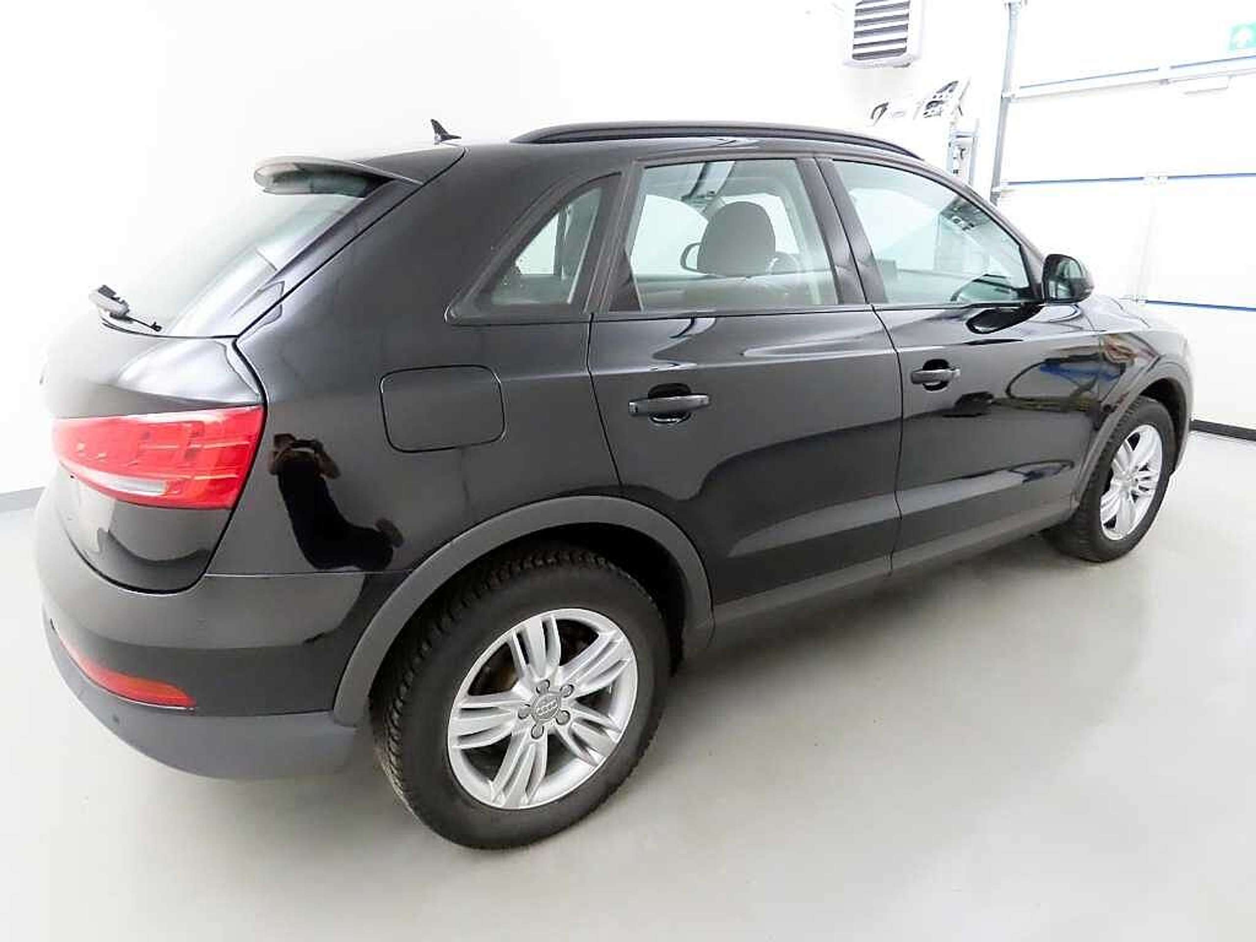 Audi - Q3