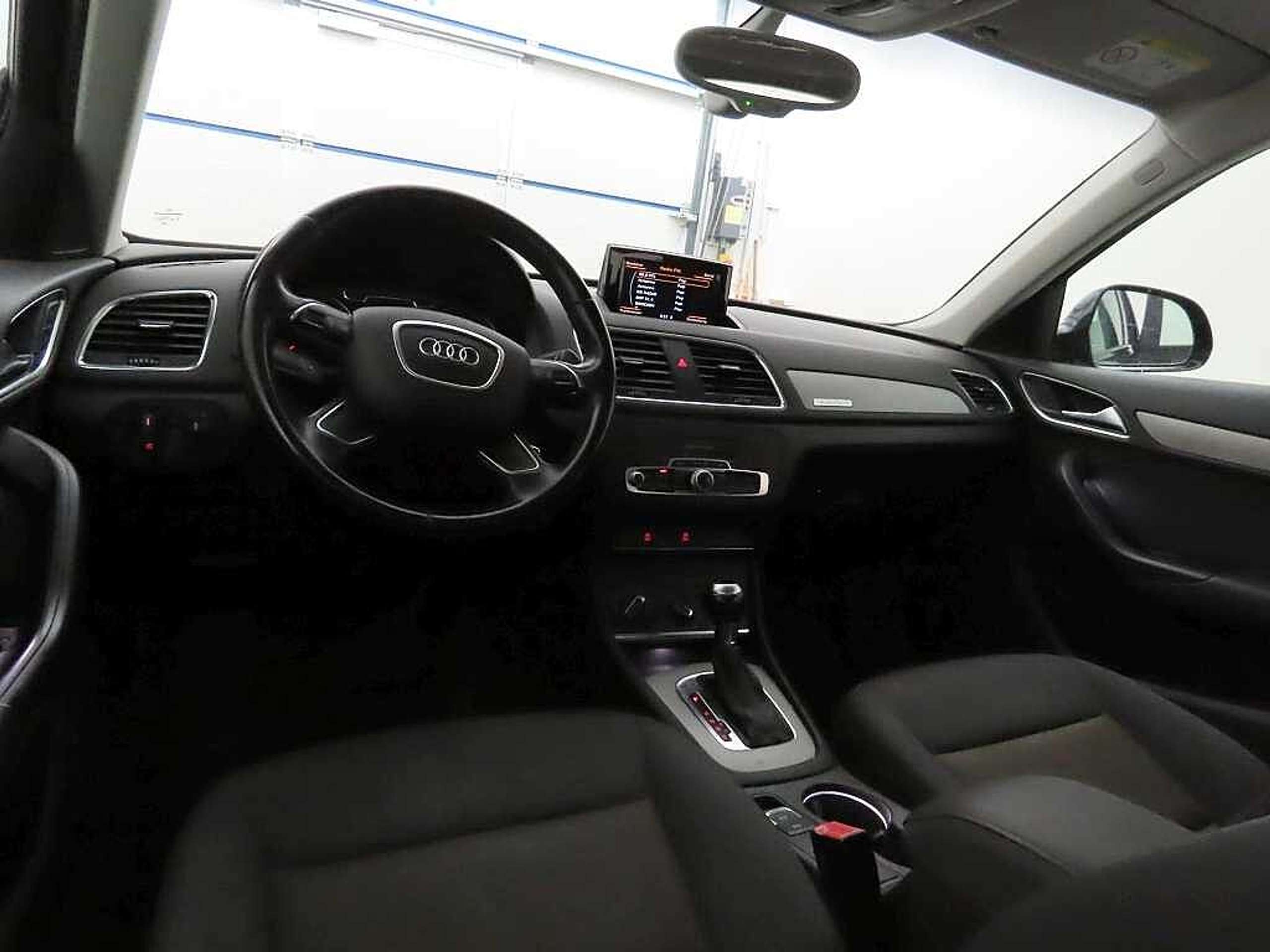 Audi - Q3