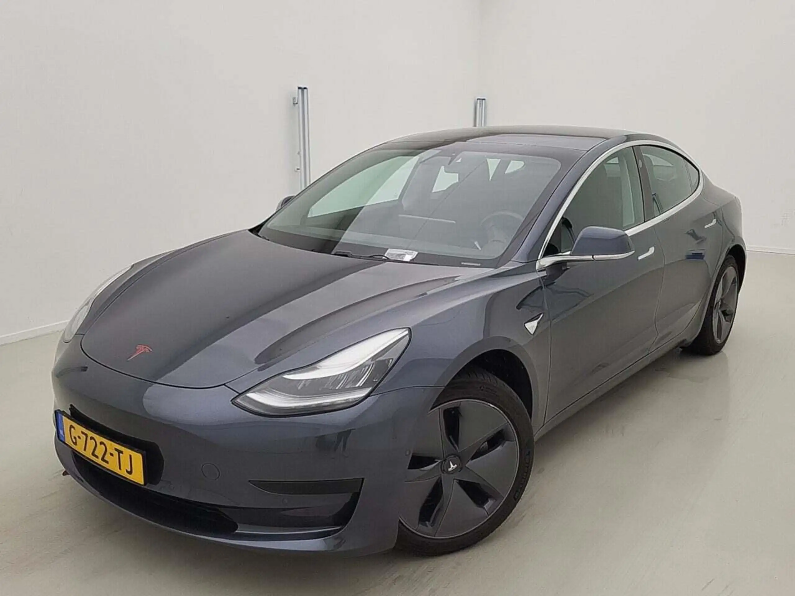 Tesla - Model 3