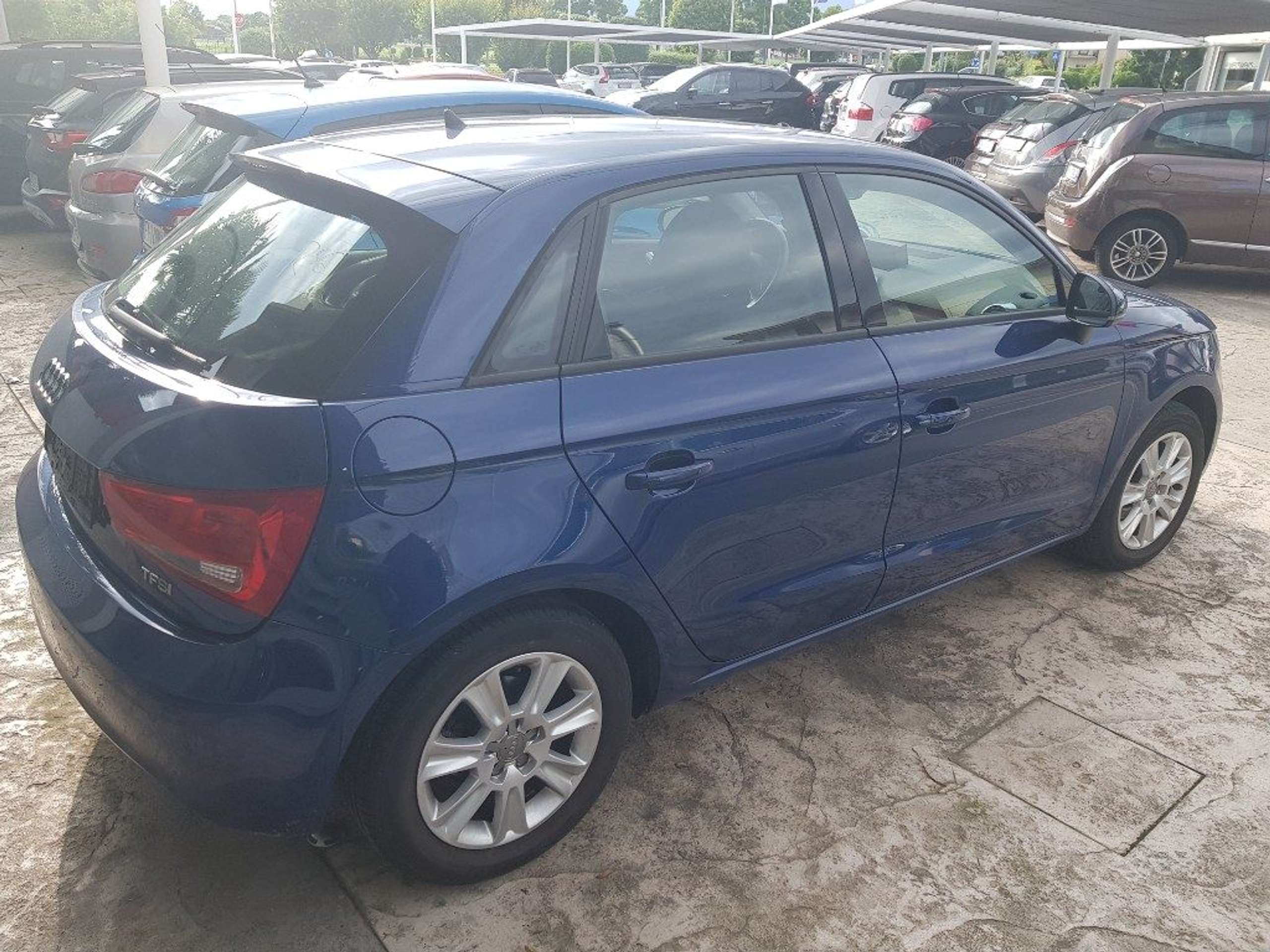 Audi - A1