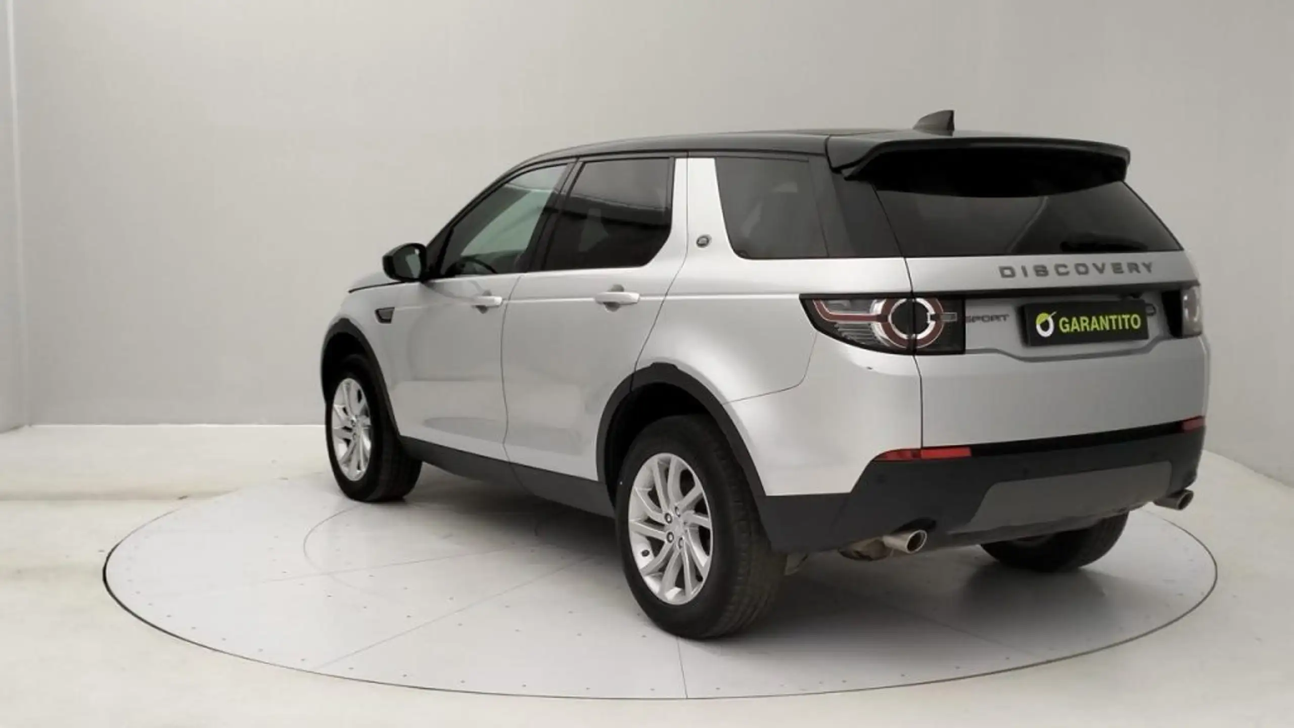 Land Rover - Discovery Sport