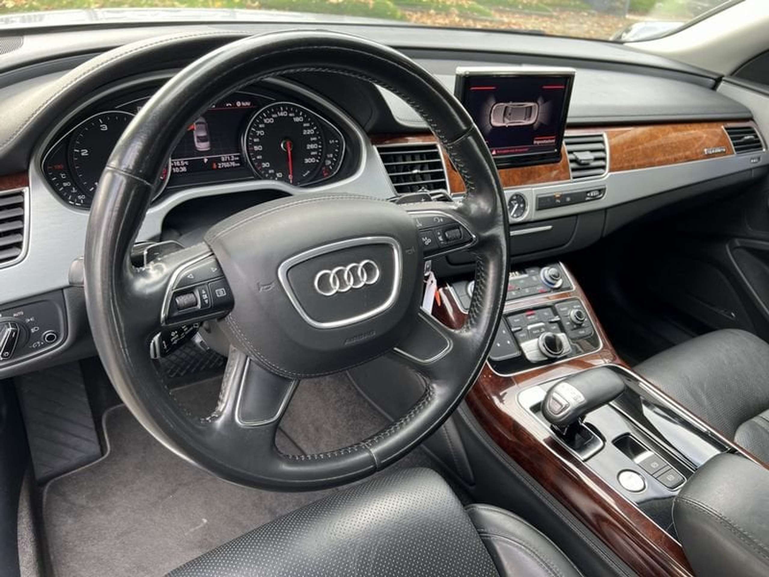 Audi - A8