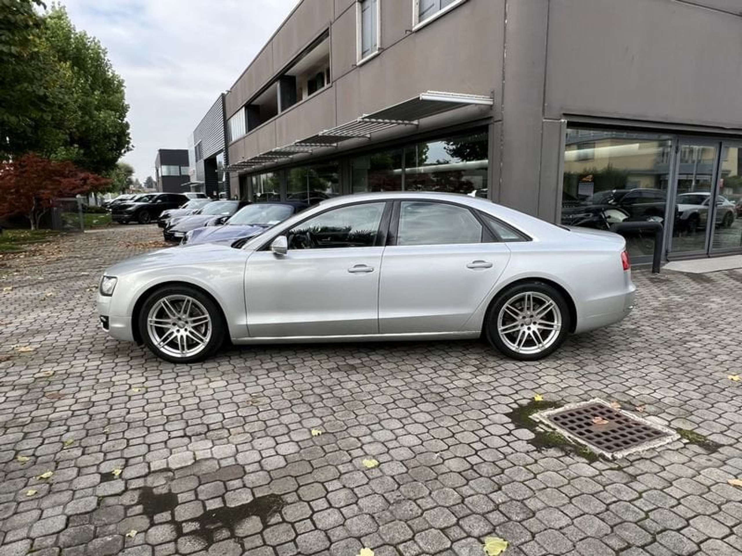 Audi - A8