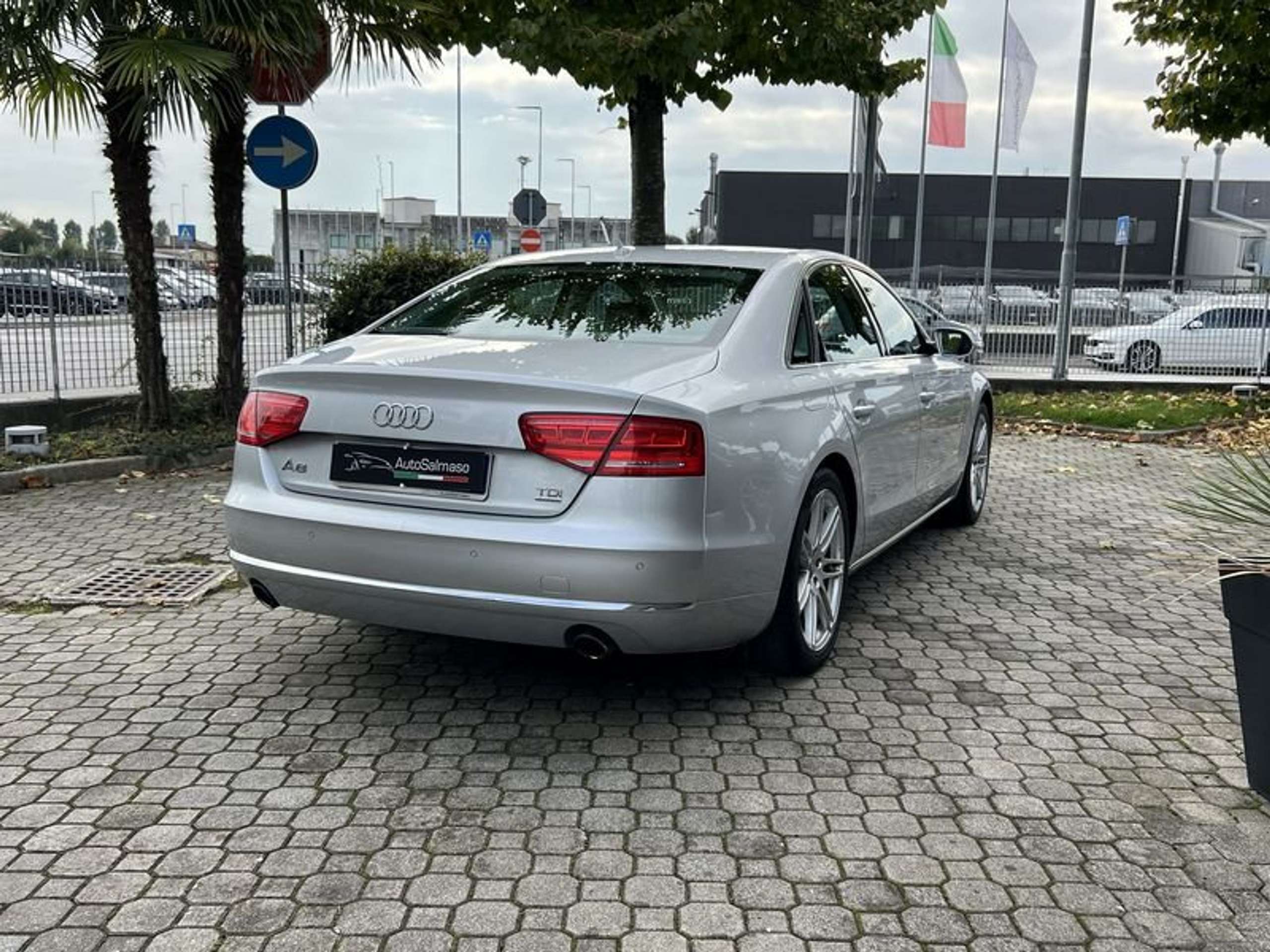 Audi - A8