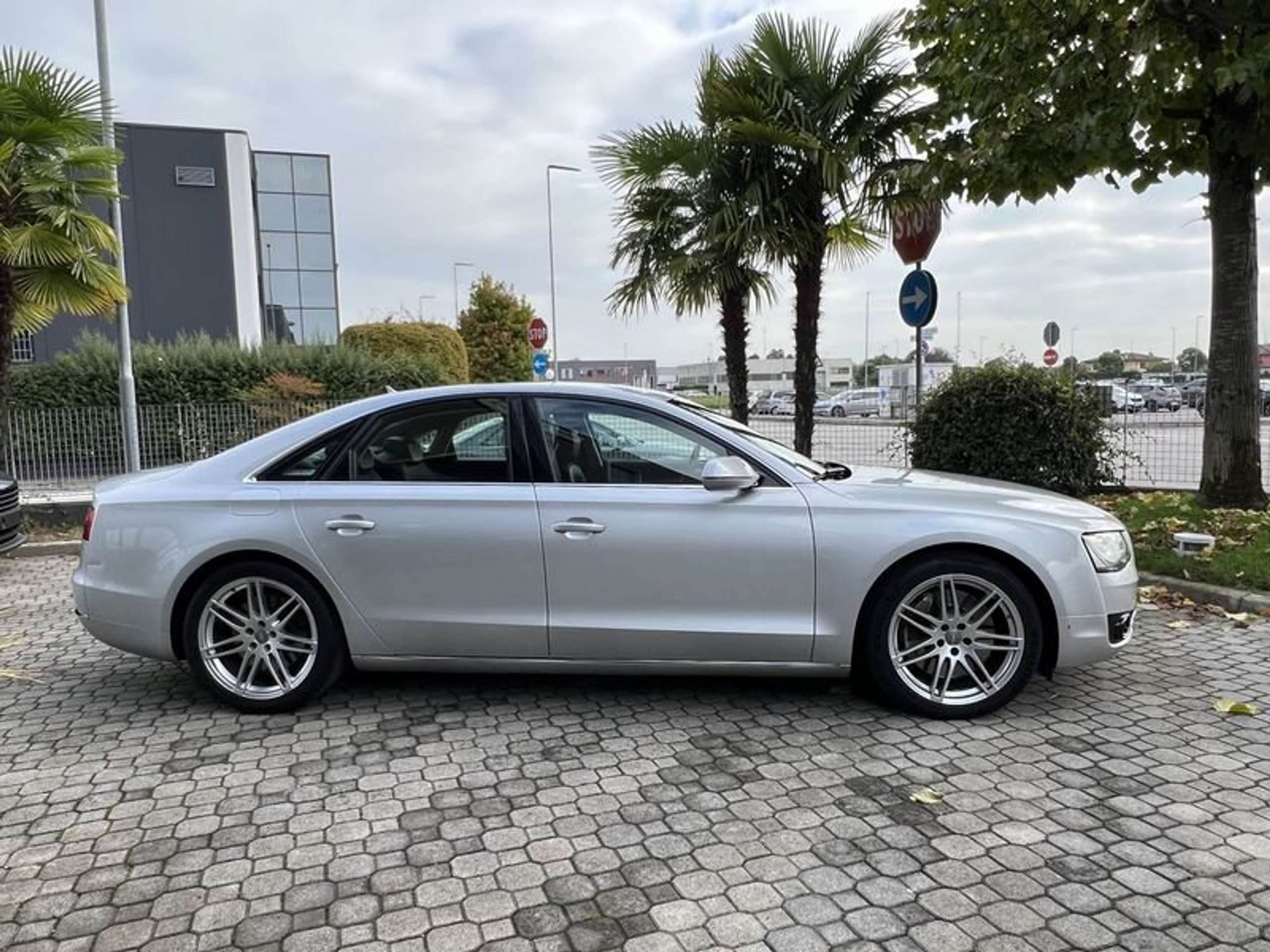 Audi - A8