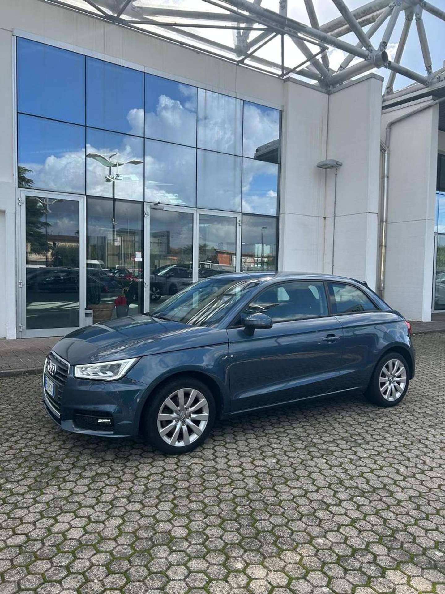 Audi - A1