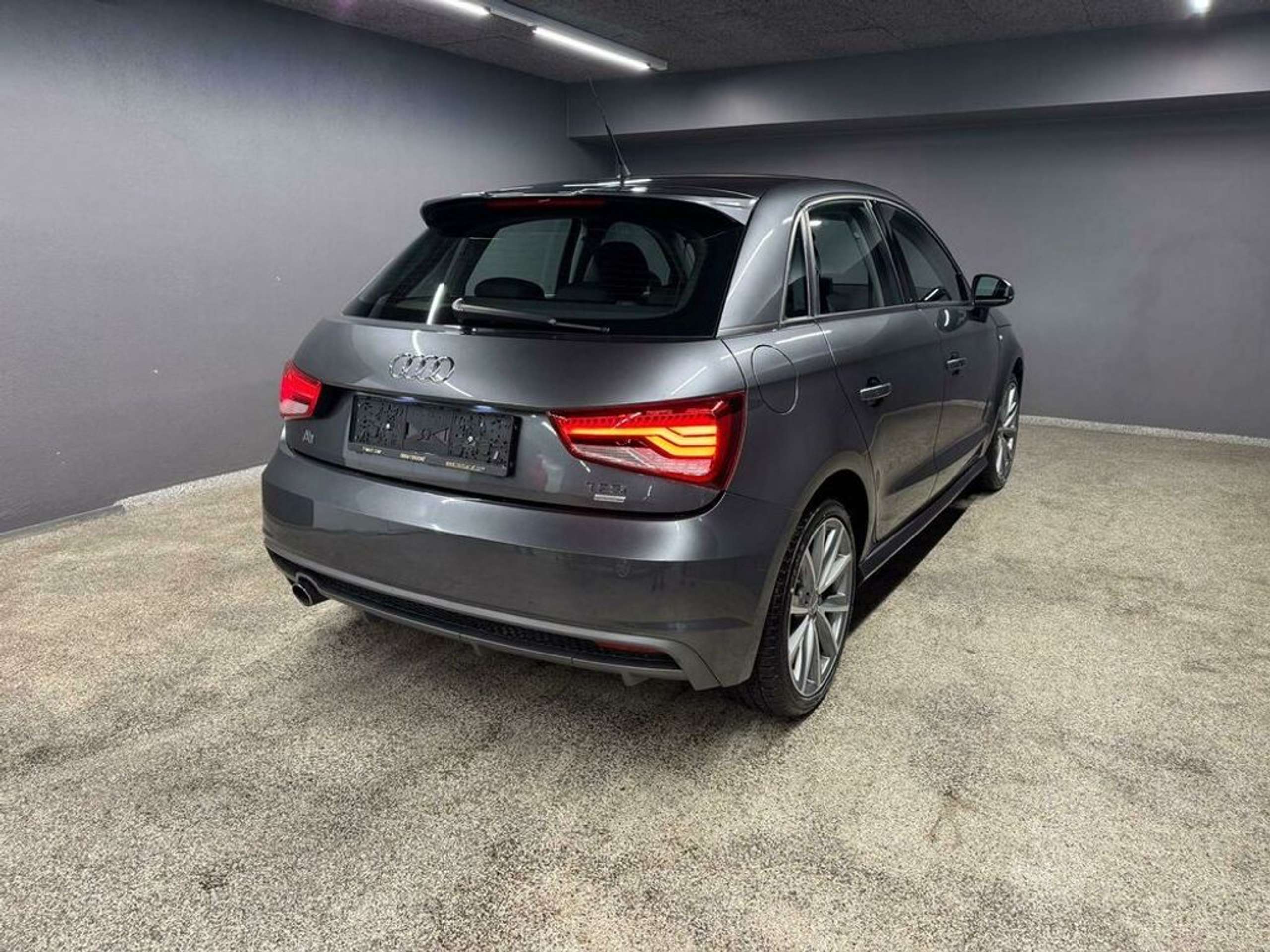 Audi - A1