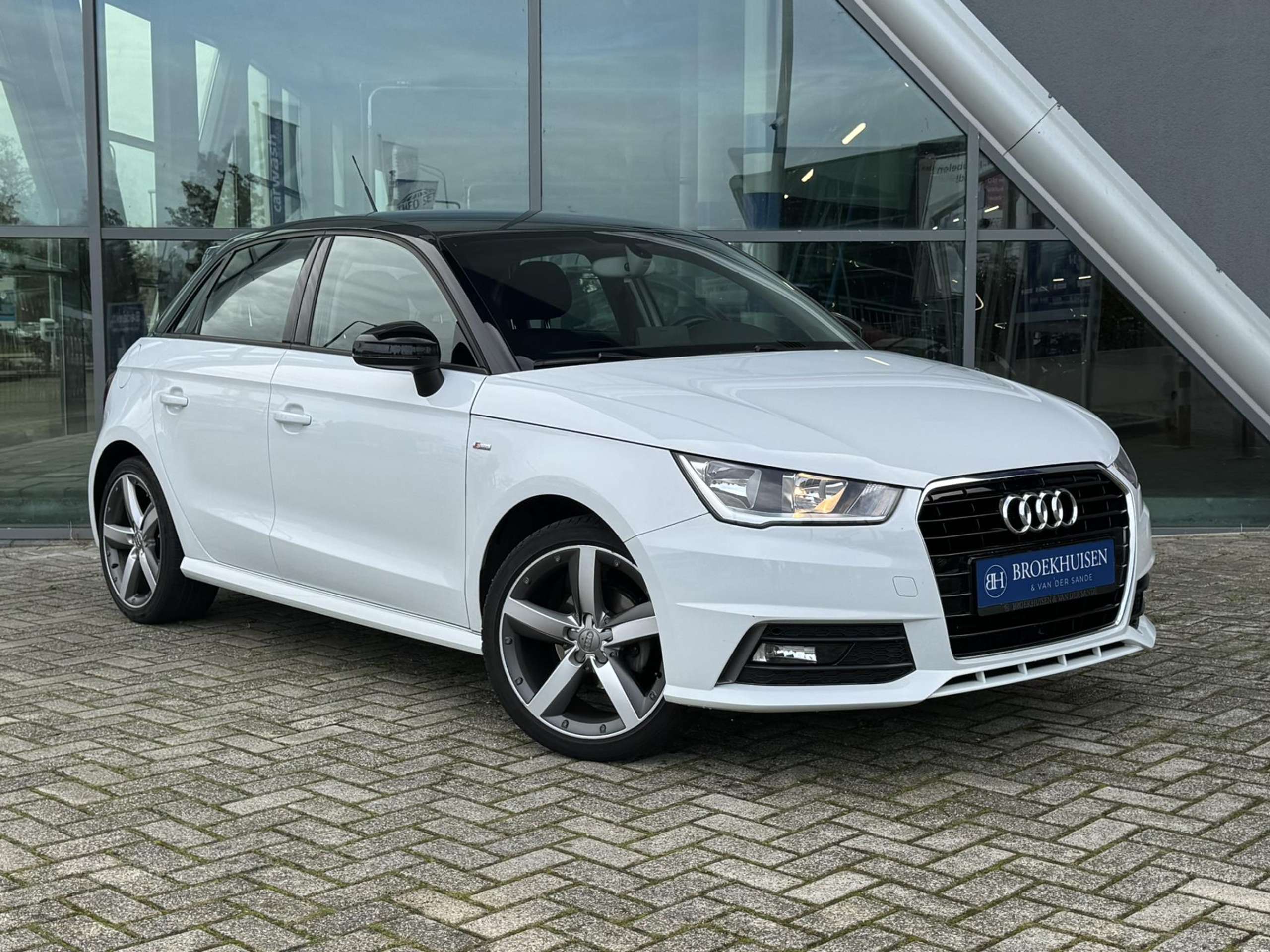 Audi - A1