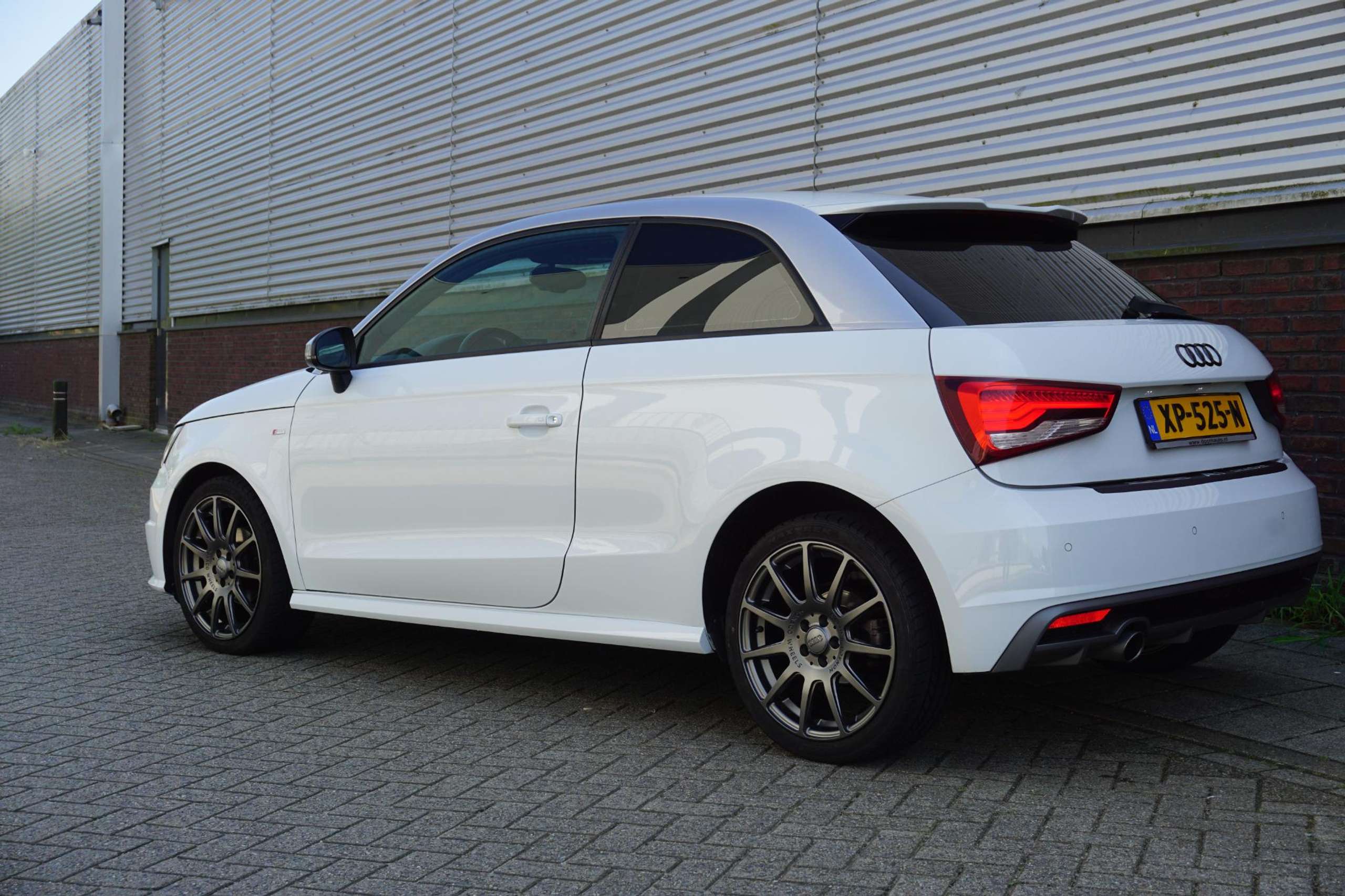 Audi - A1