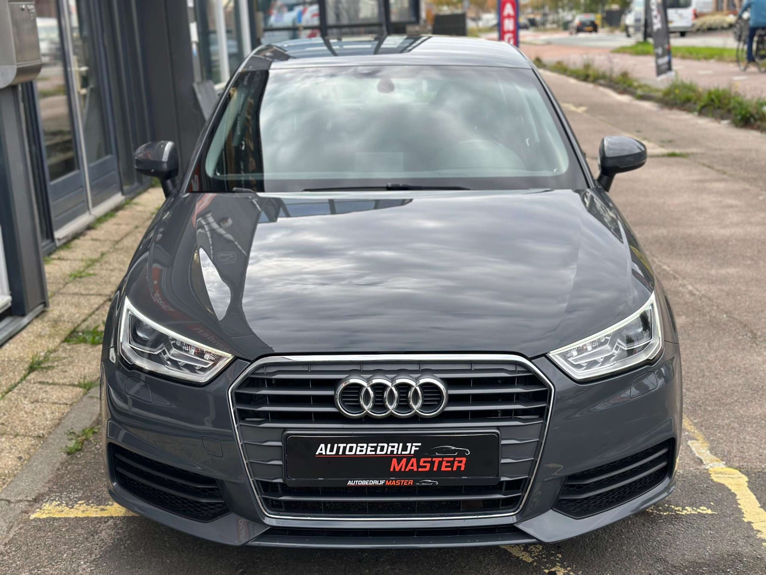 Audi - A1