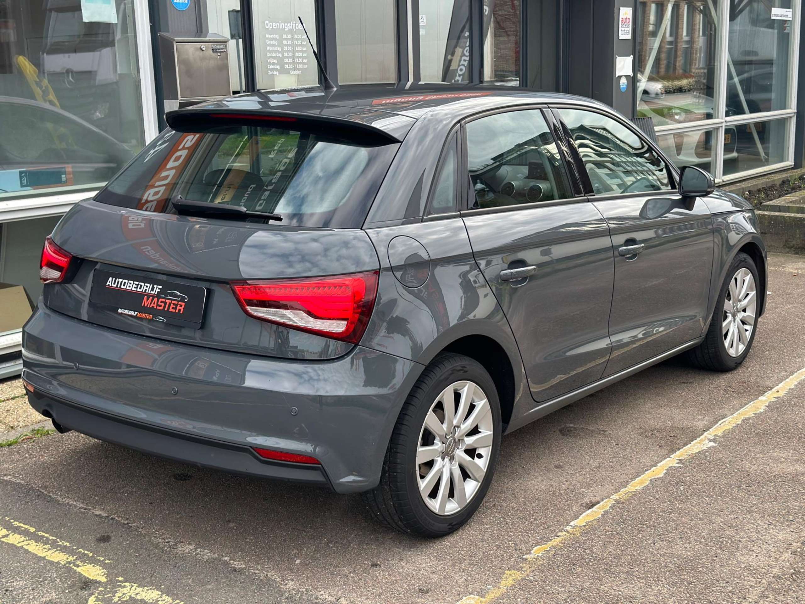 Audi - A1