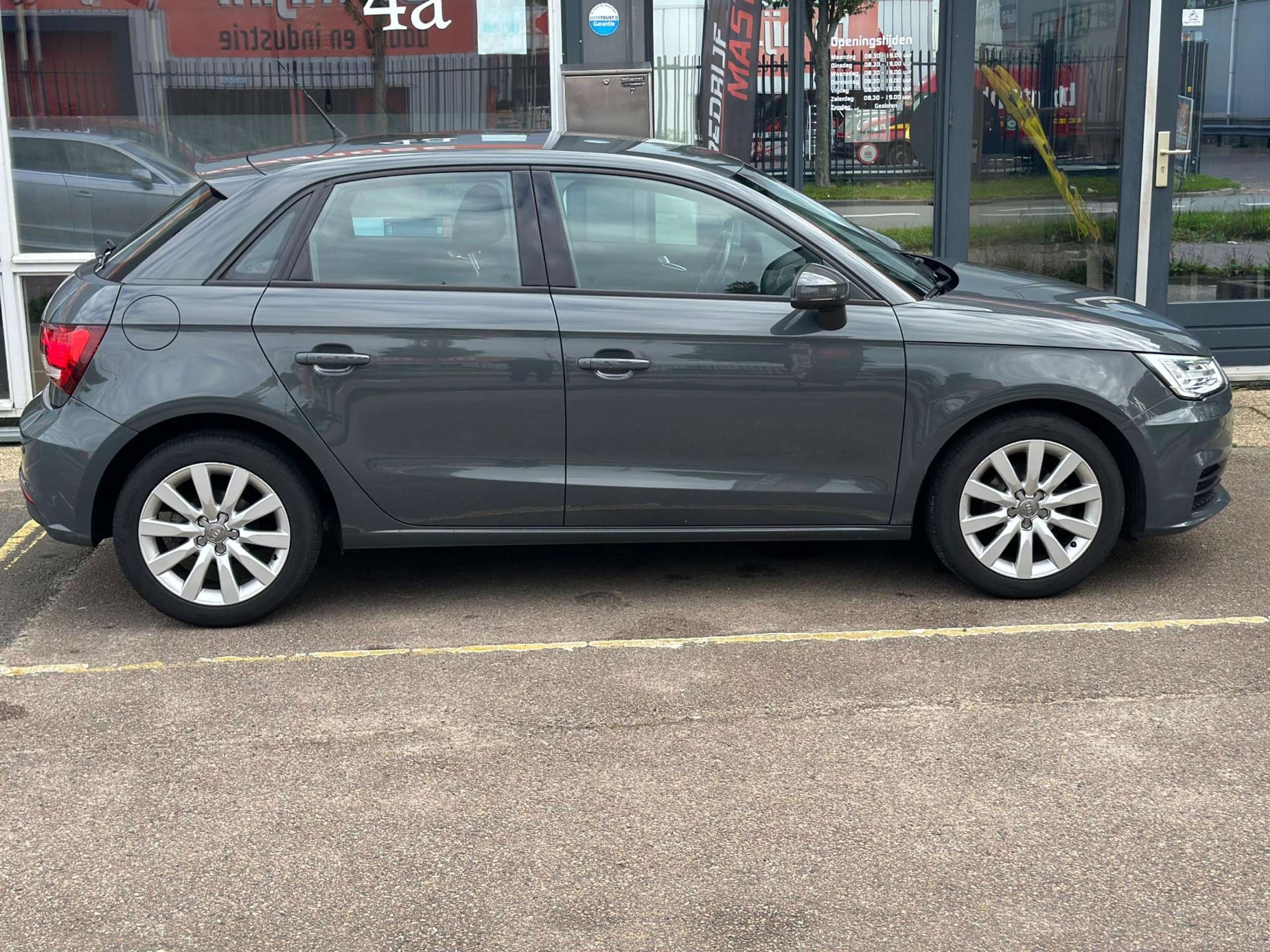 Audi - A1