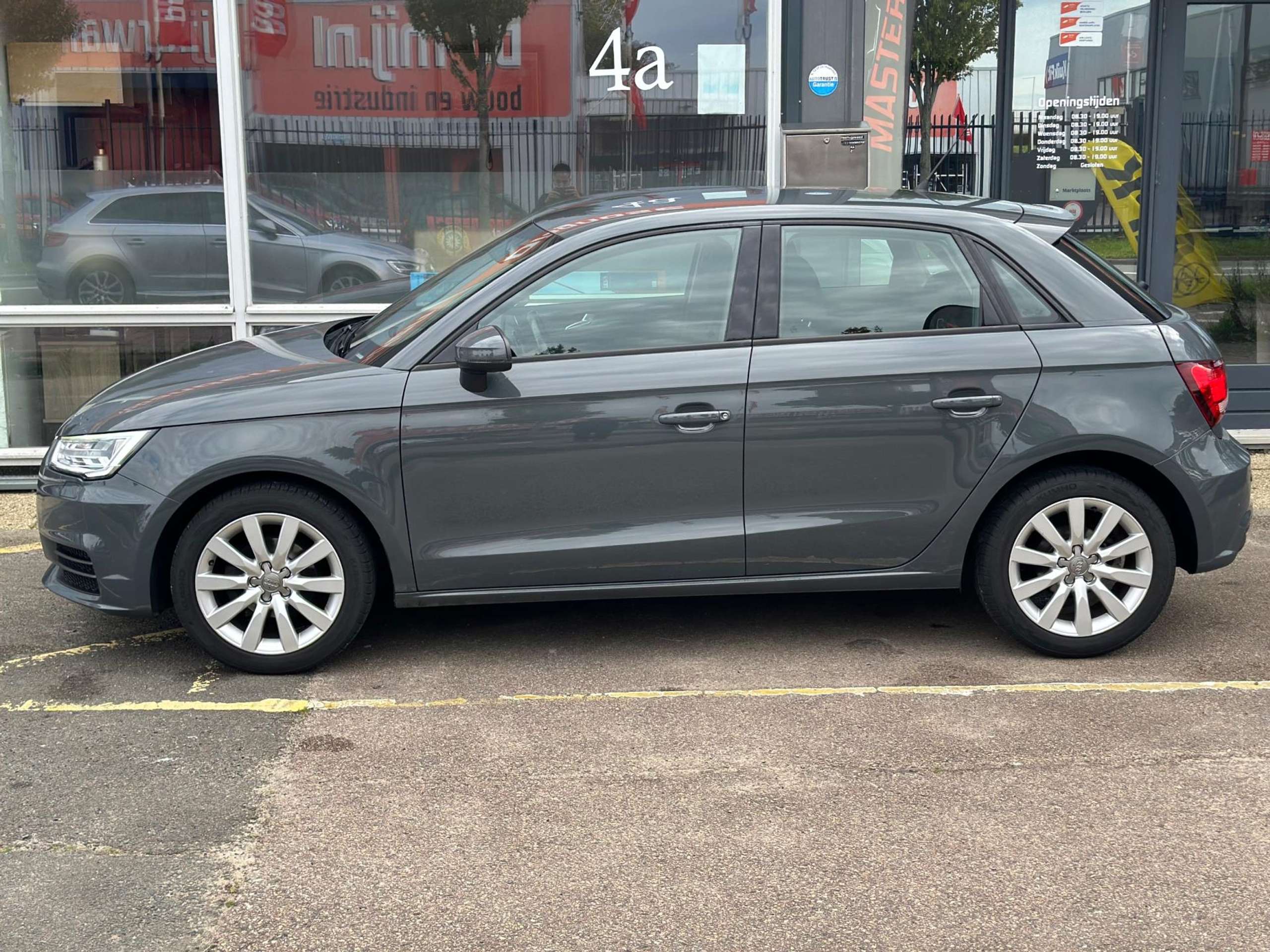 Audi - A1