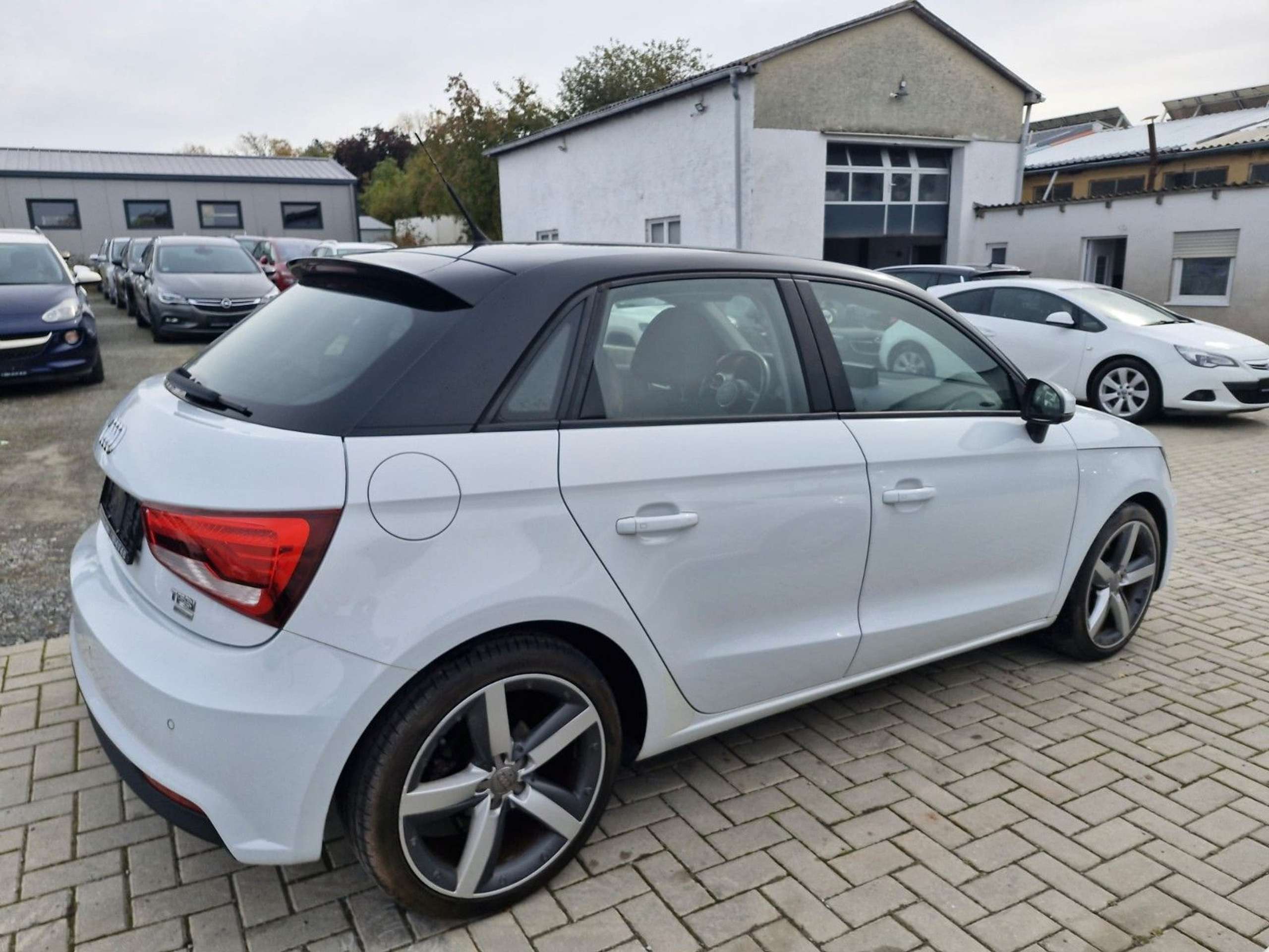 Audi - A1