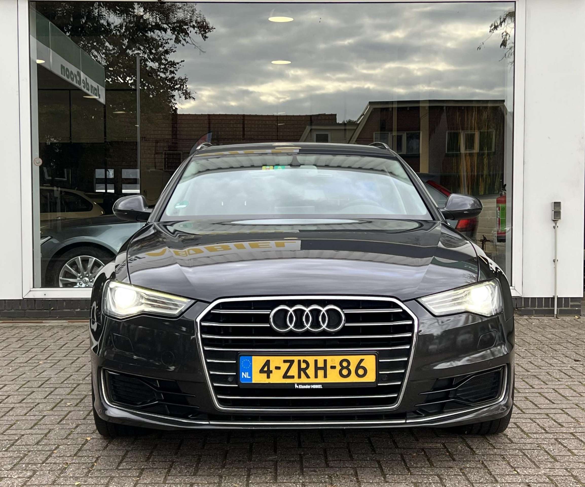 Audi - A6