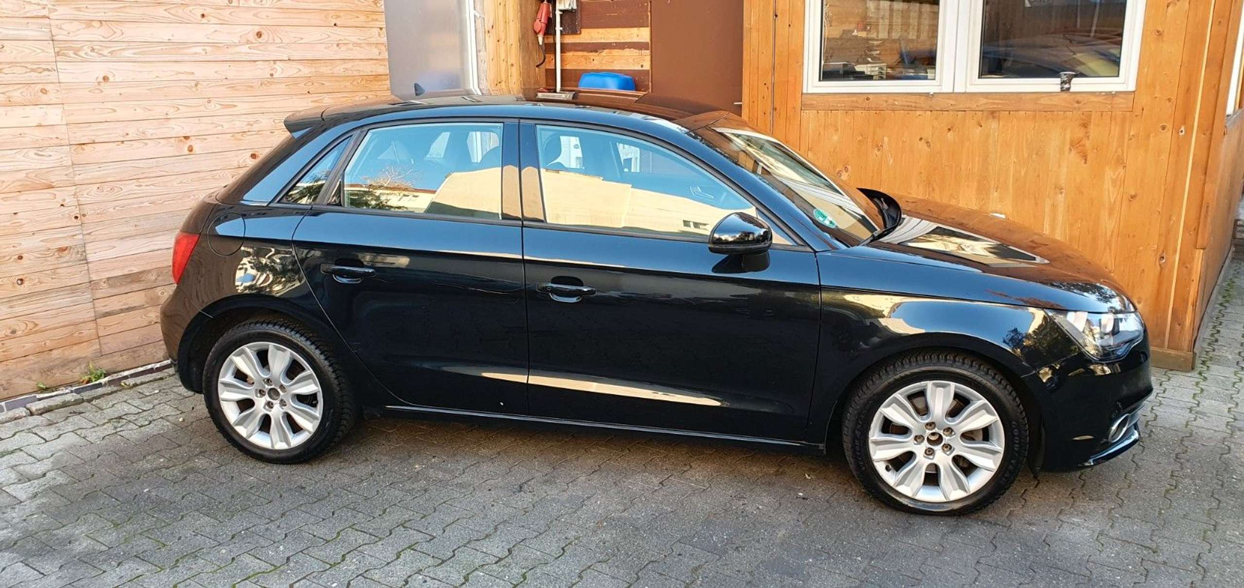 Audi - A1