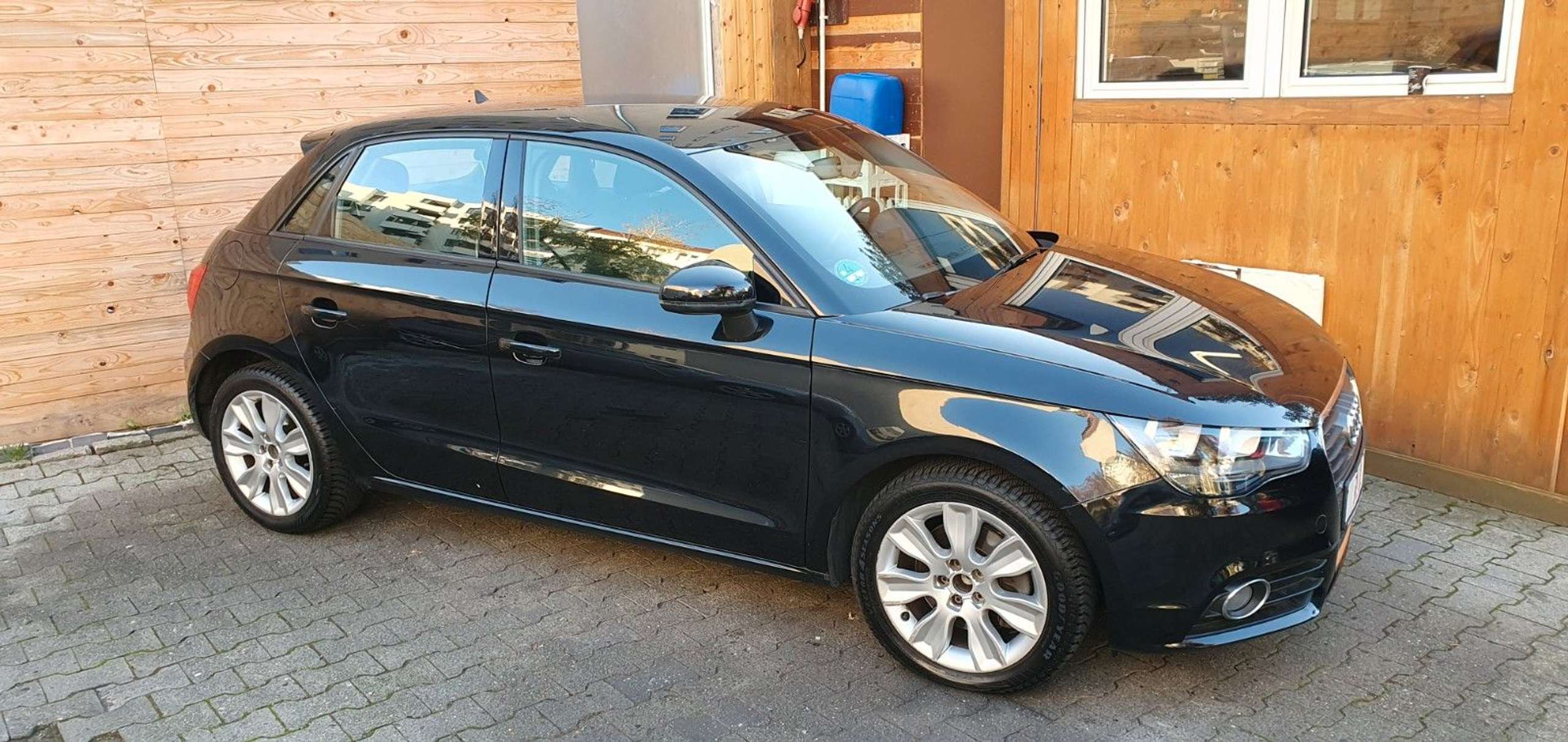 Audi - A1