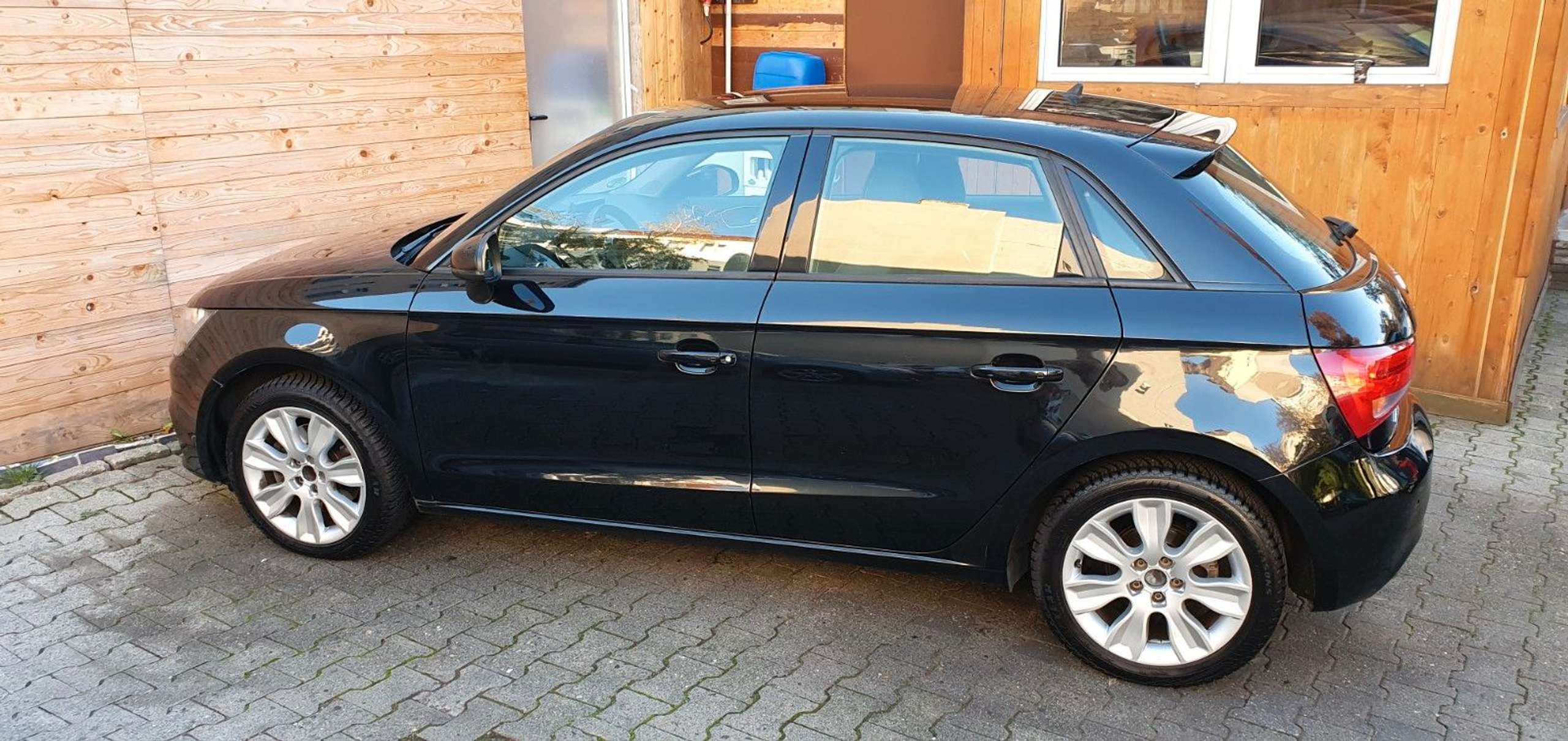 Audi - A1