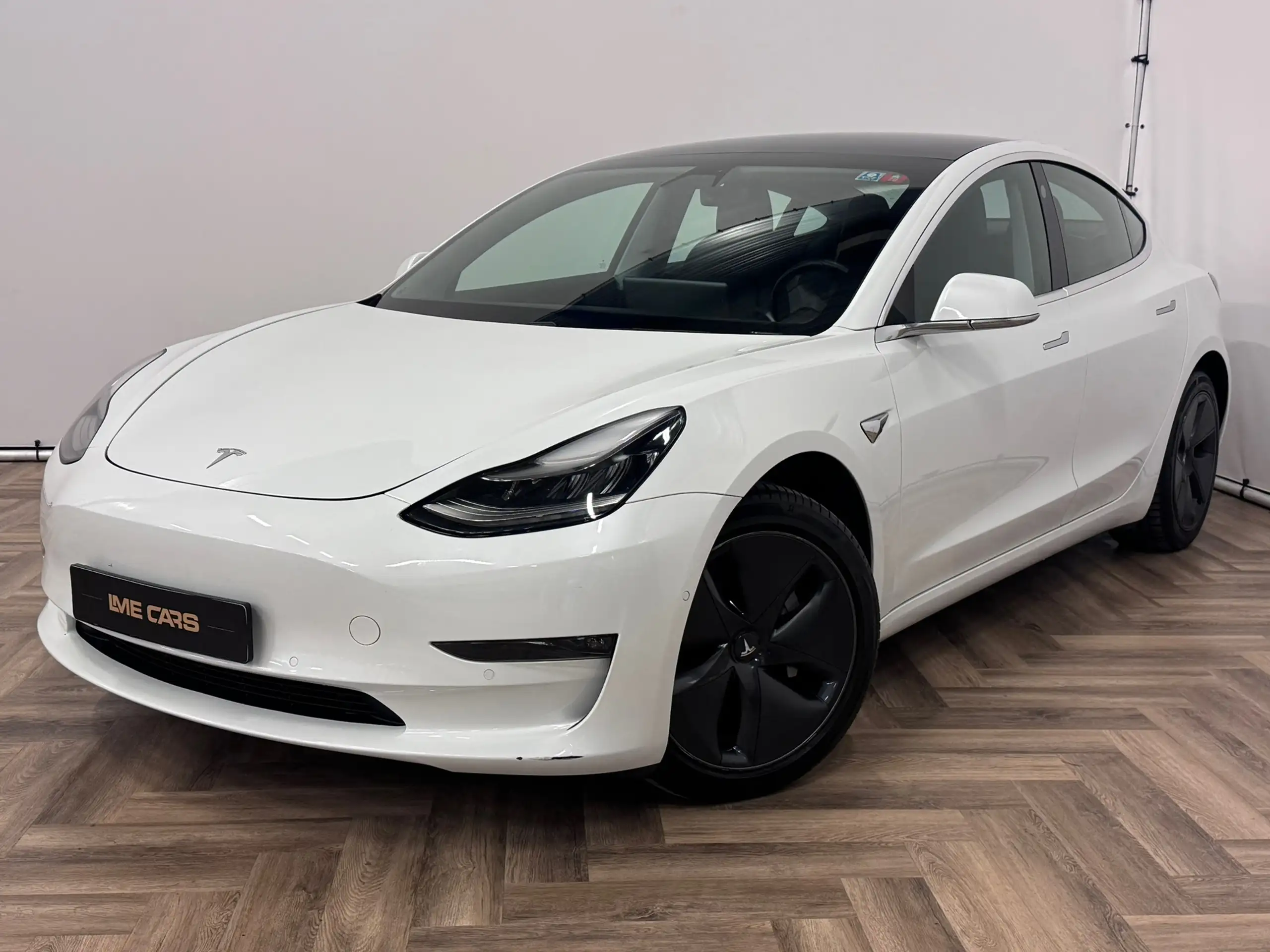 Tesla - Model 3