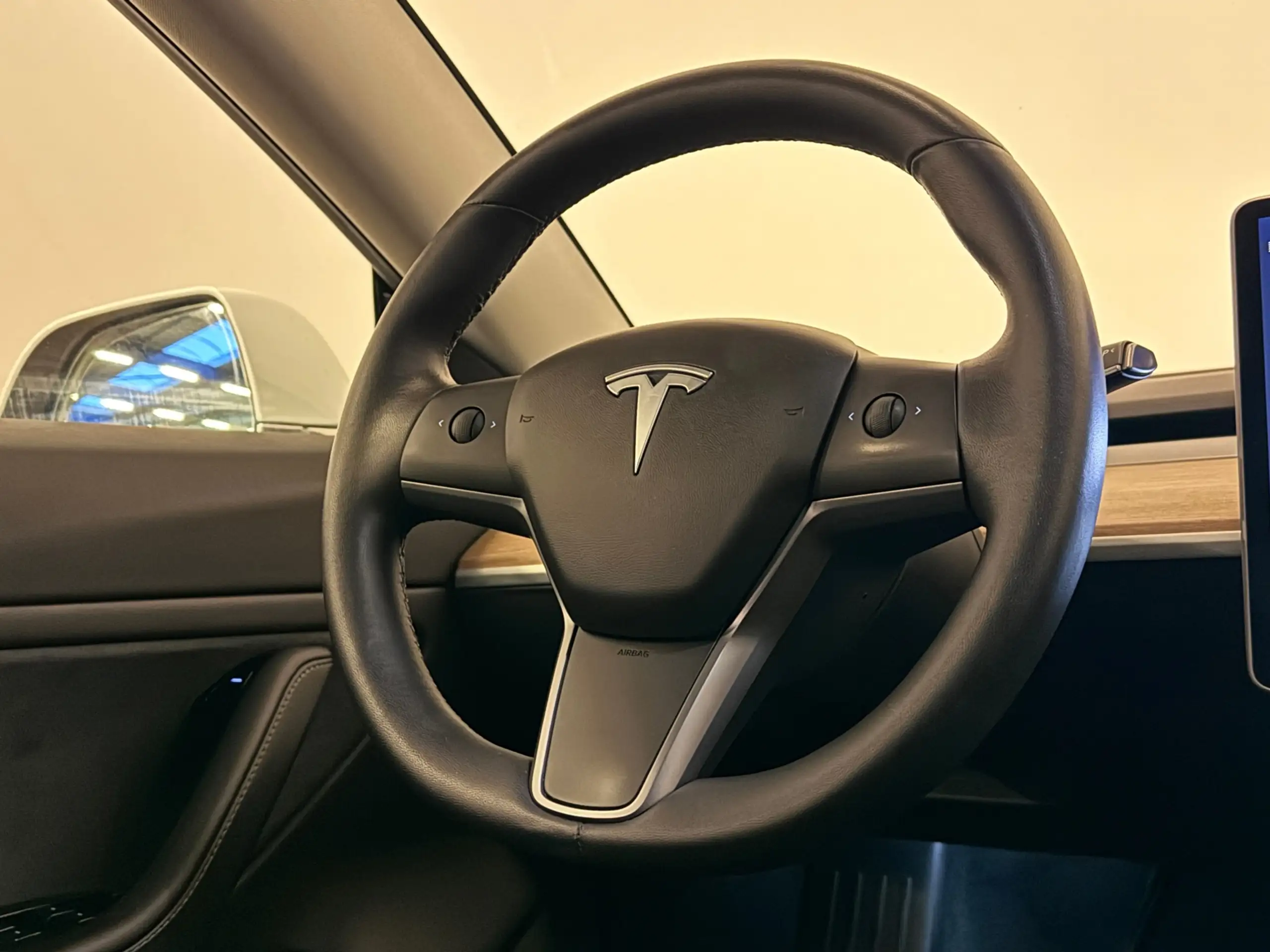 Tesla - Model 3