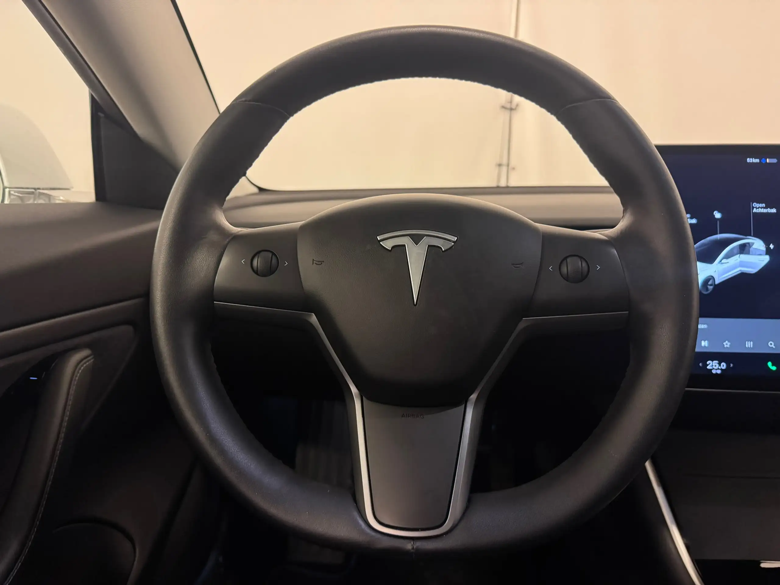 Tesla - Model 3