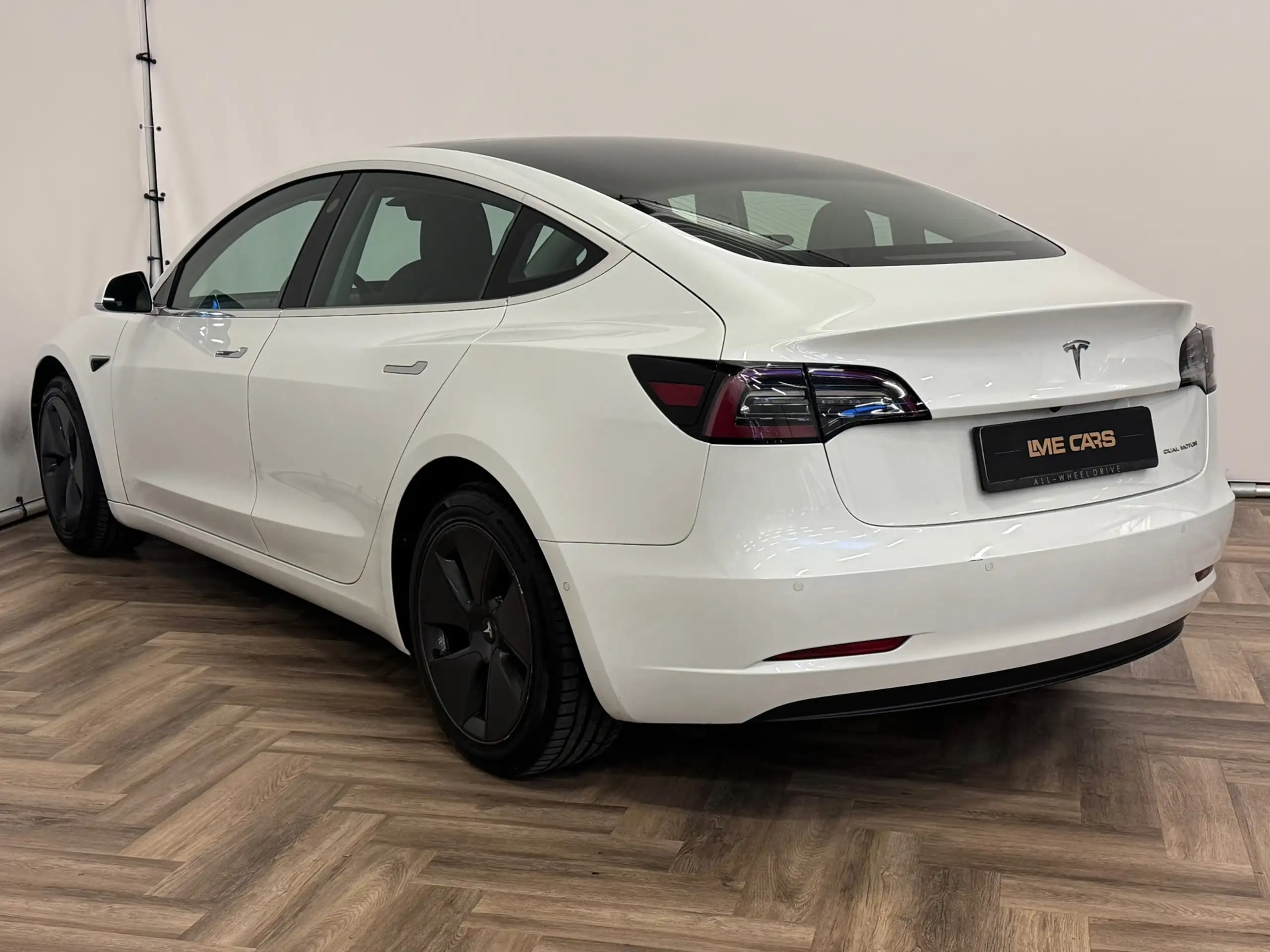 Tesla - Model 3