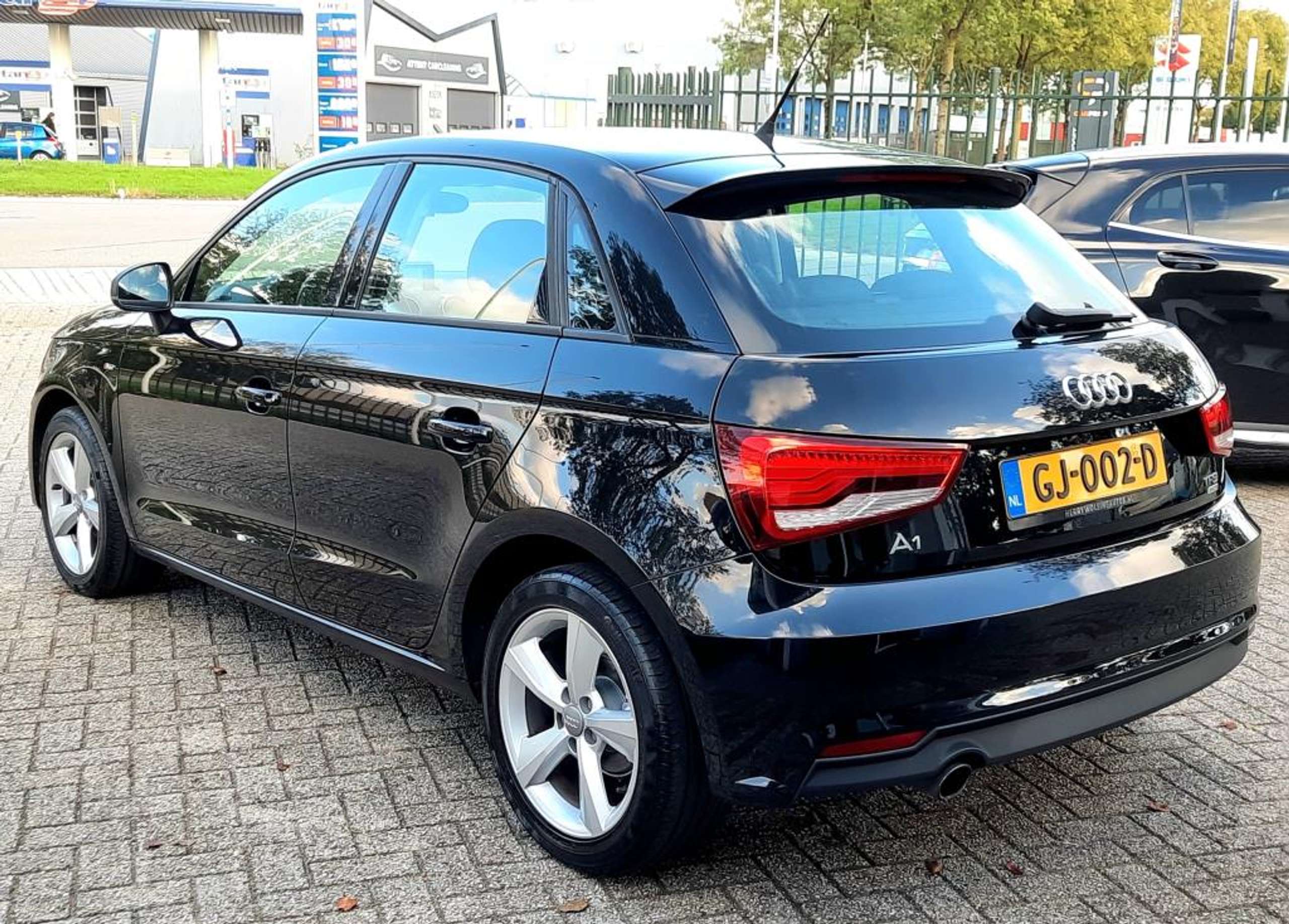 Audi - A1