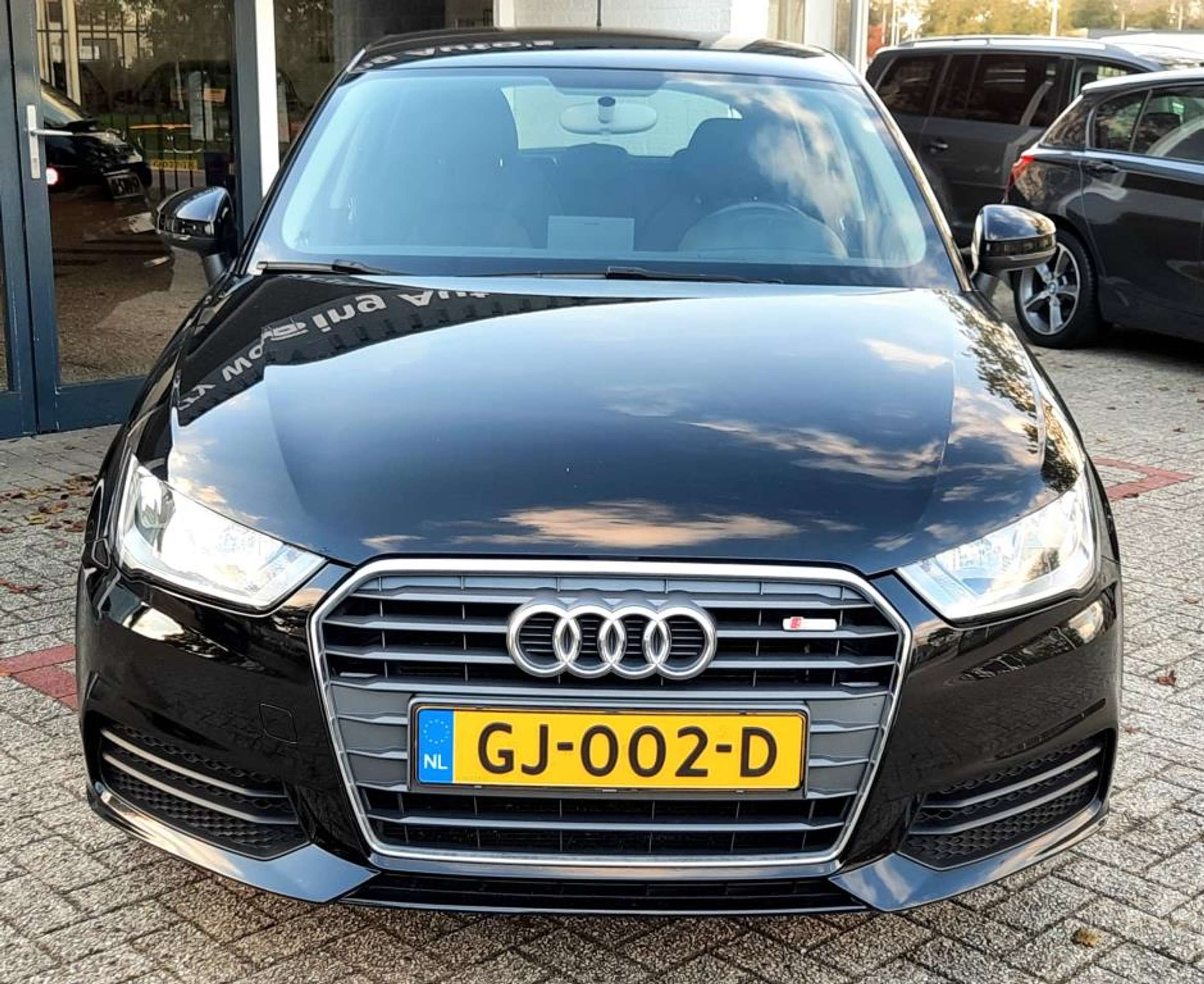 Audi - A1