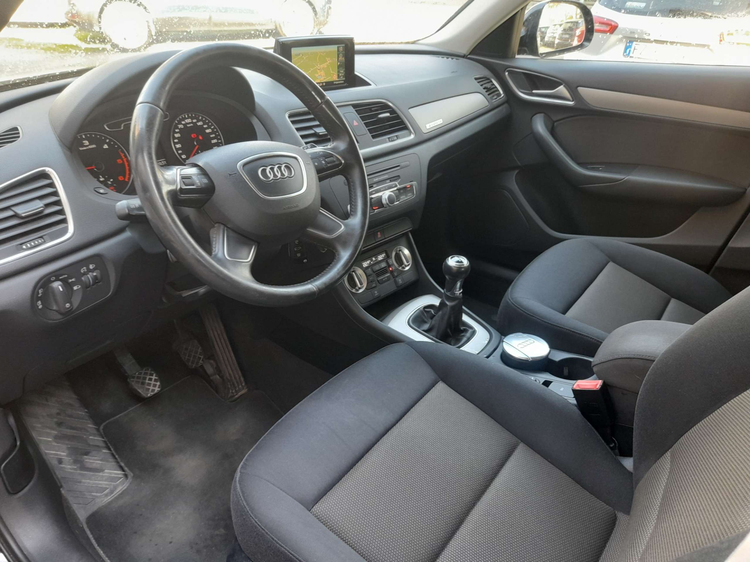 Audi - Q3