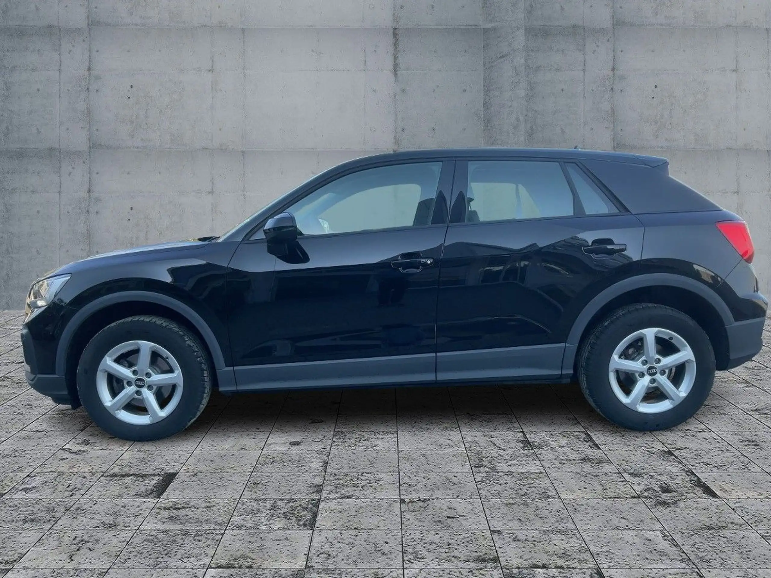 Audi - Q2