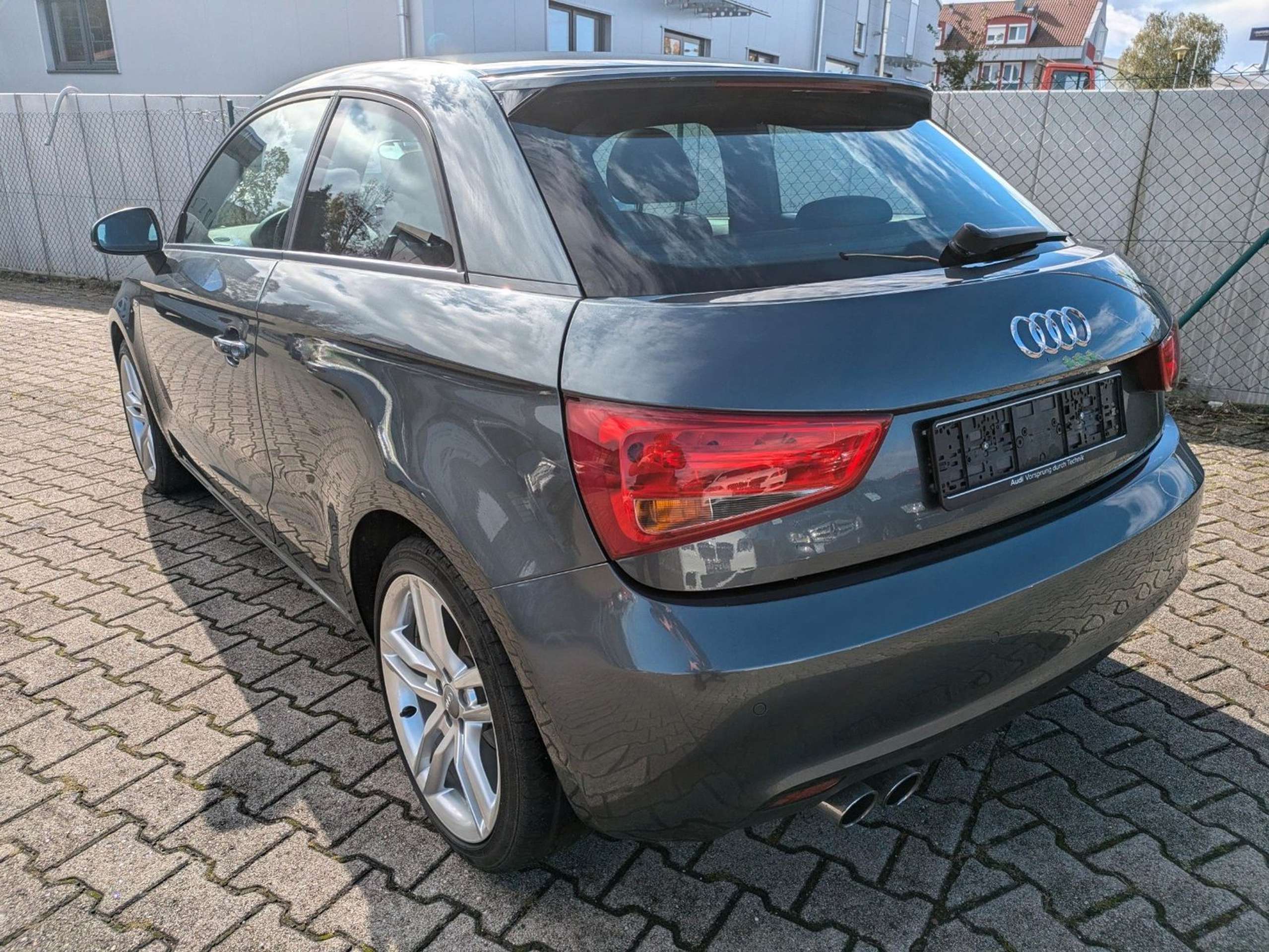 Audi - A1