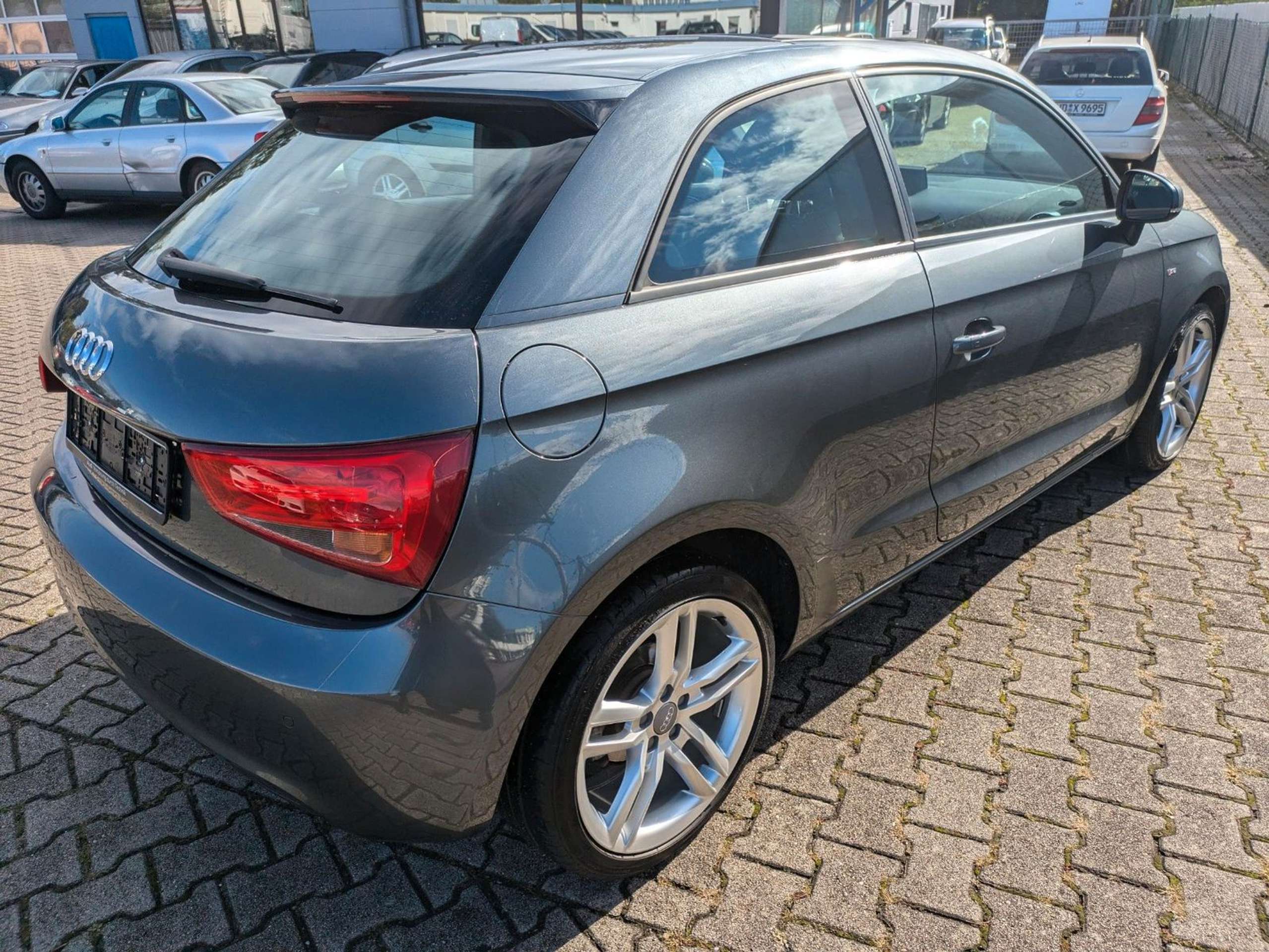 Audi - A1