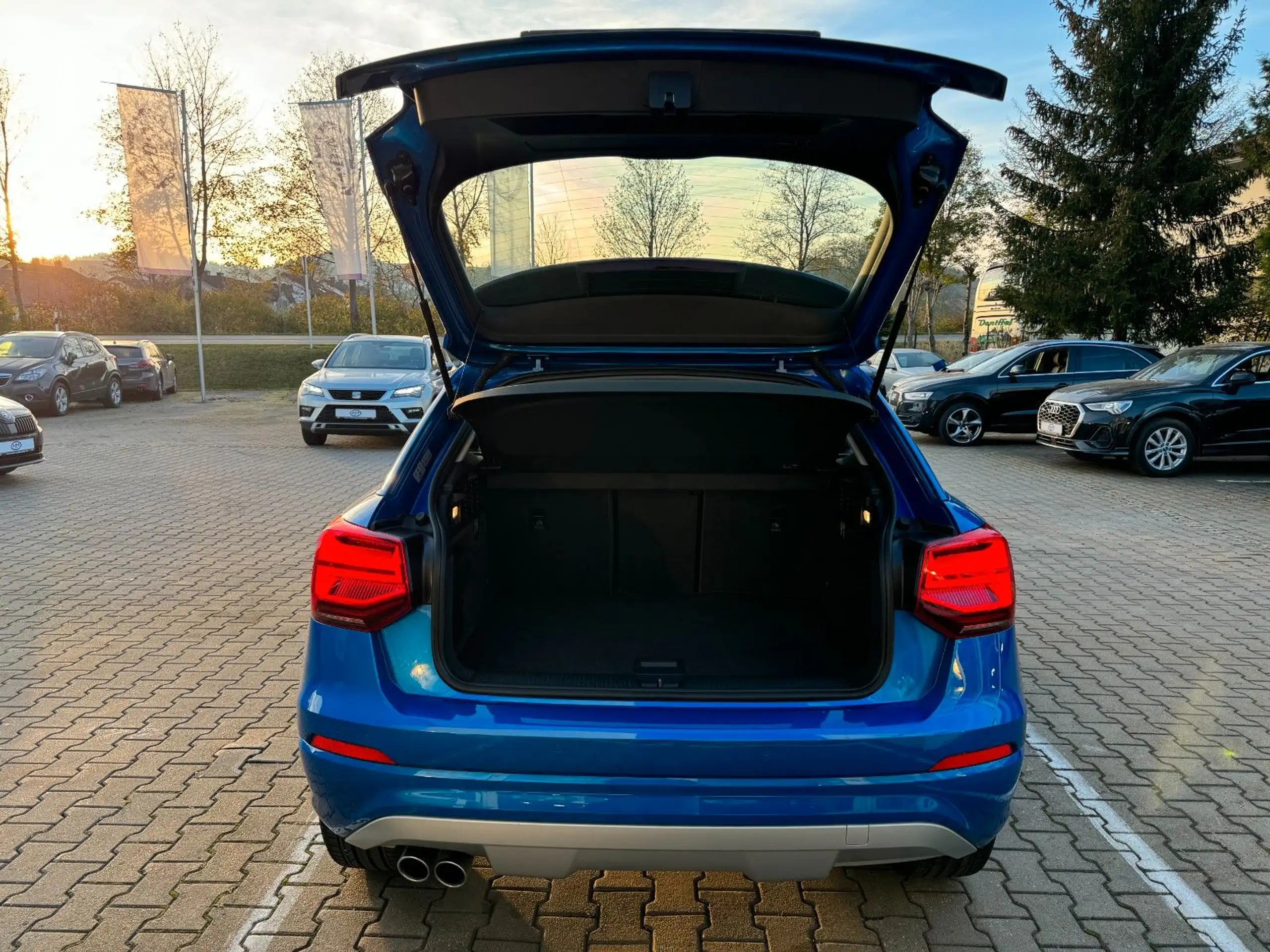 Audi - Q2