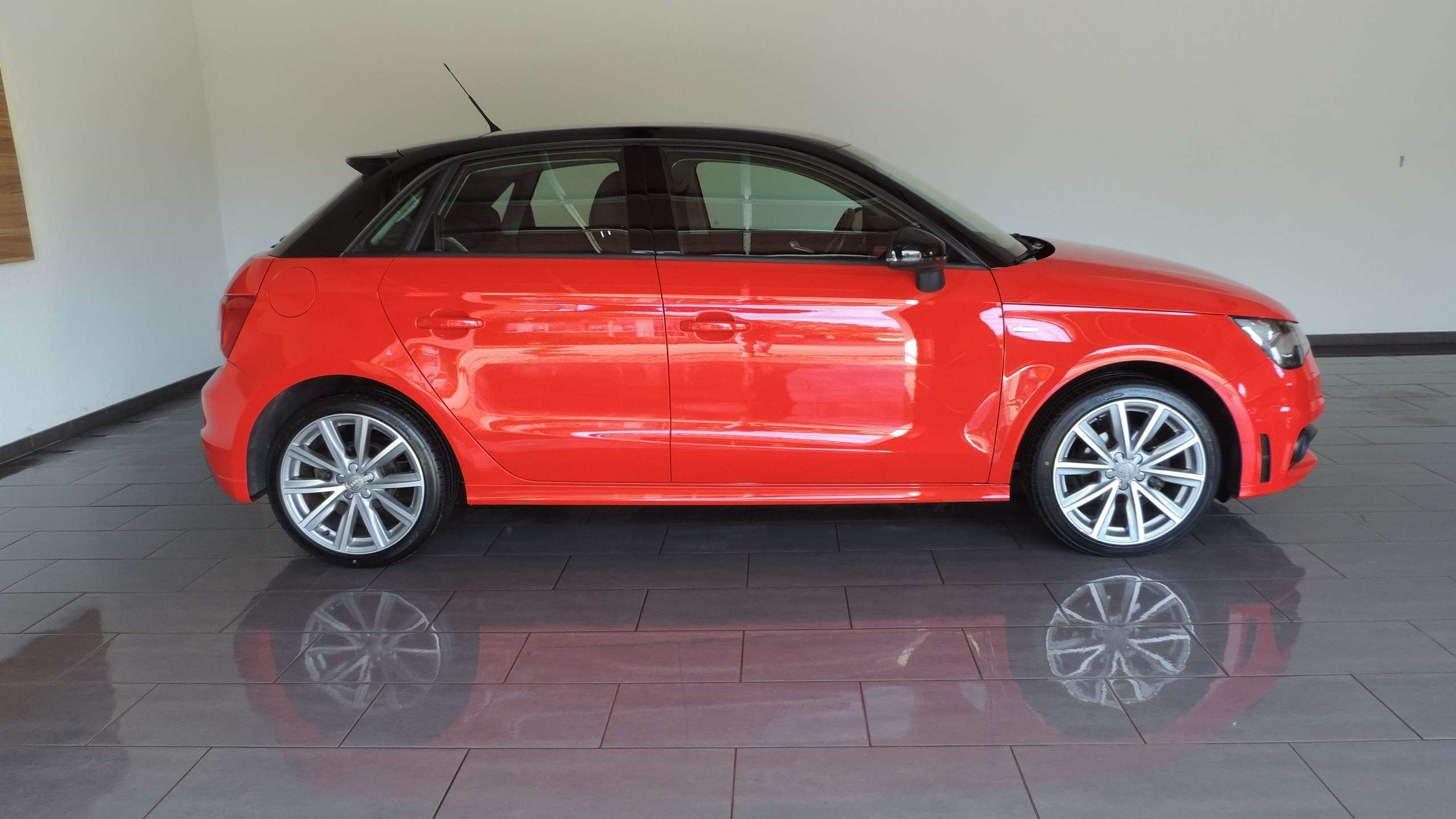 Audi - A1