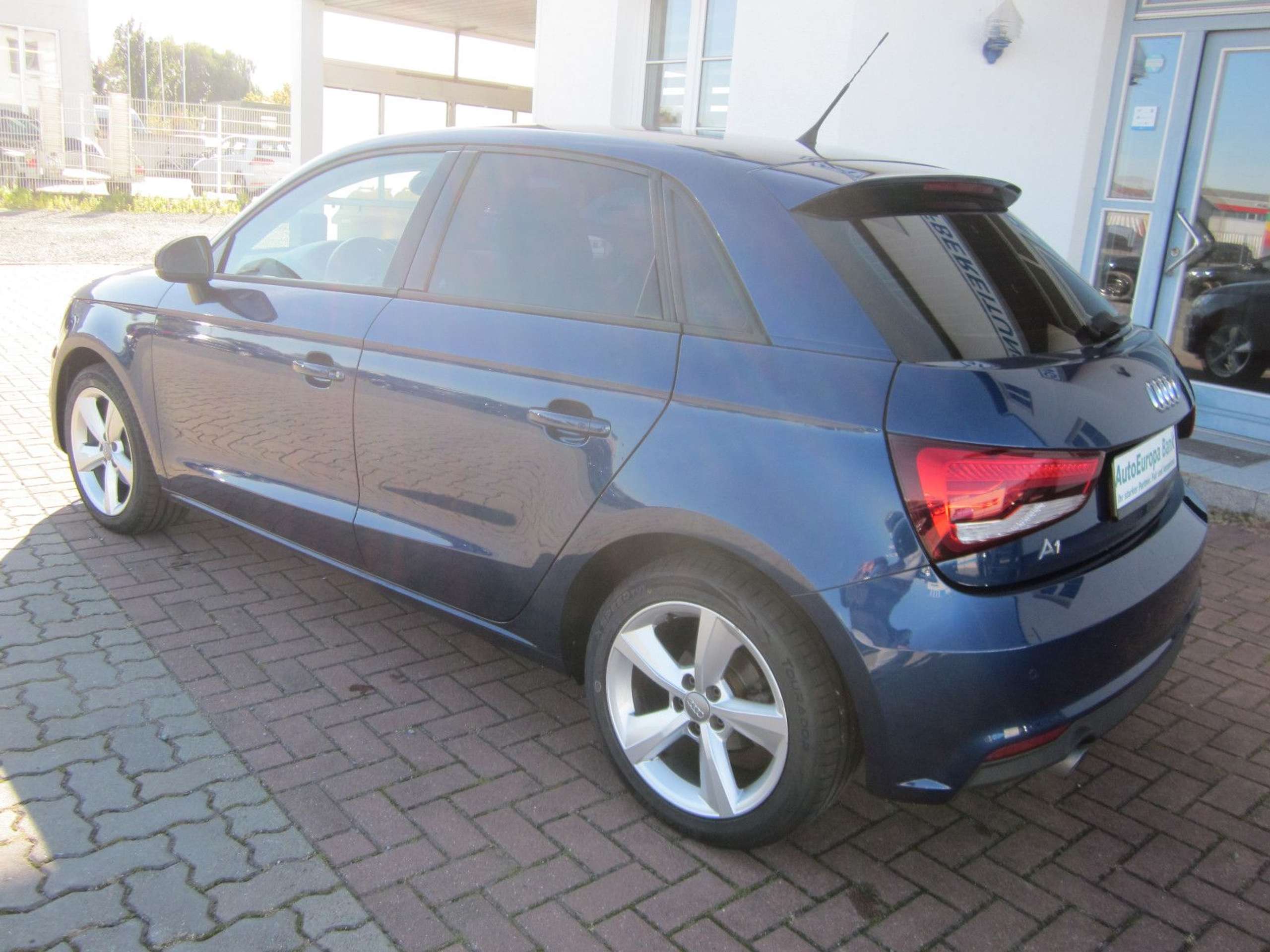 Audi - A1