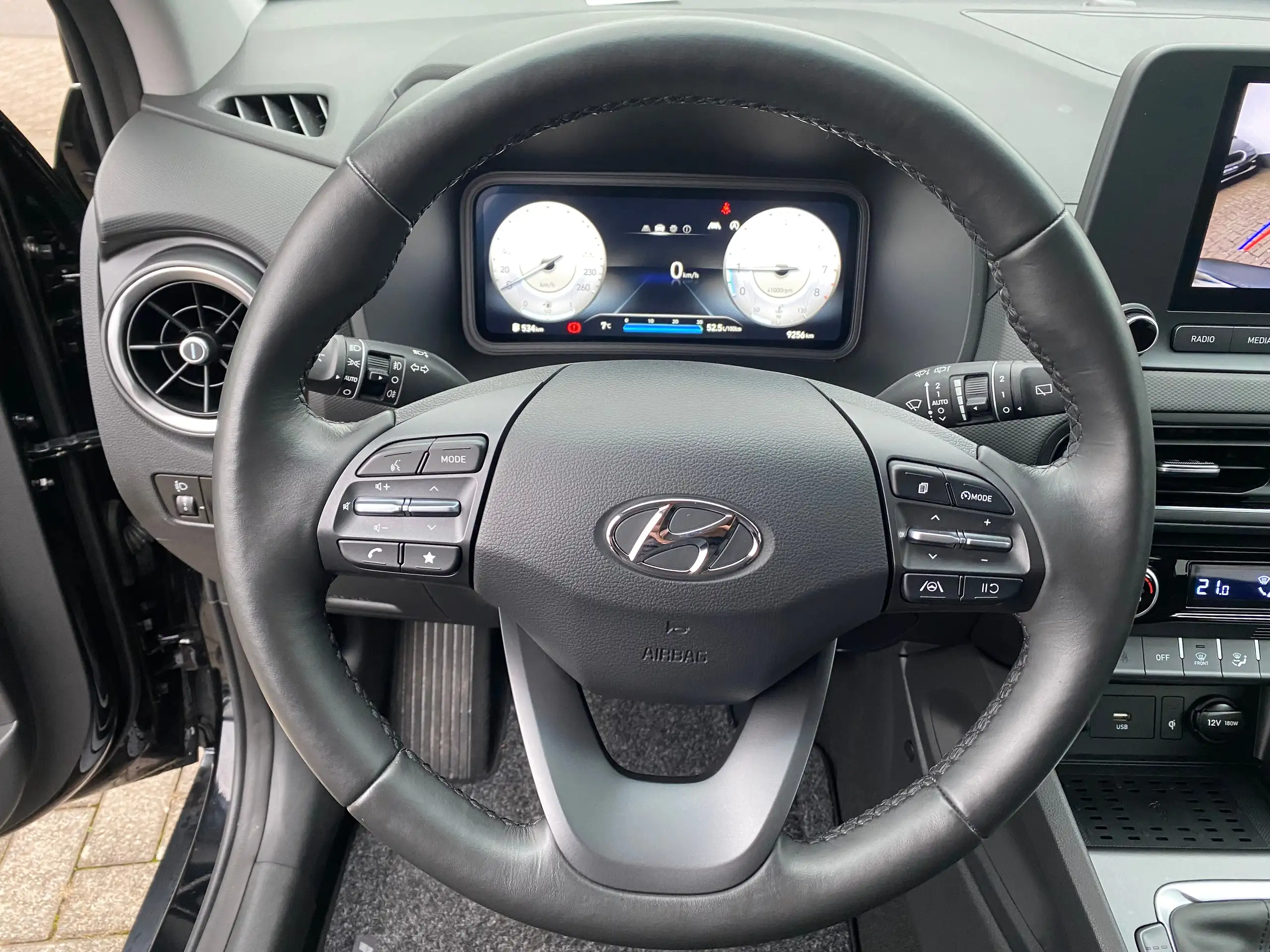 Hyundai - KONA