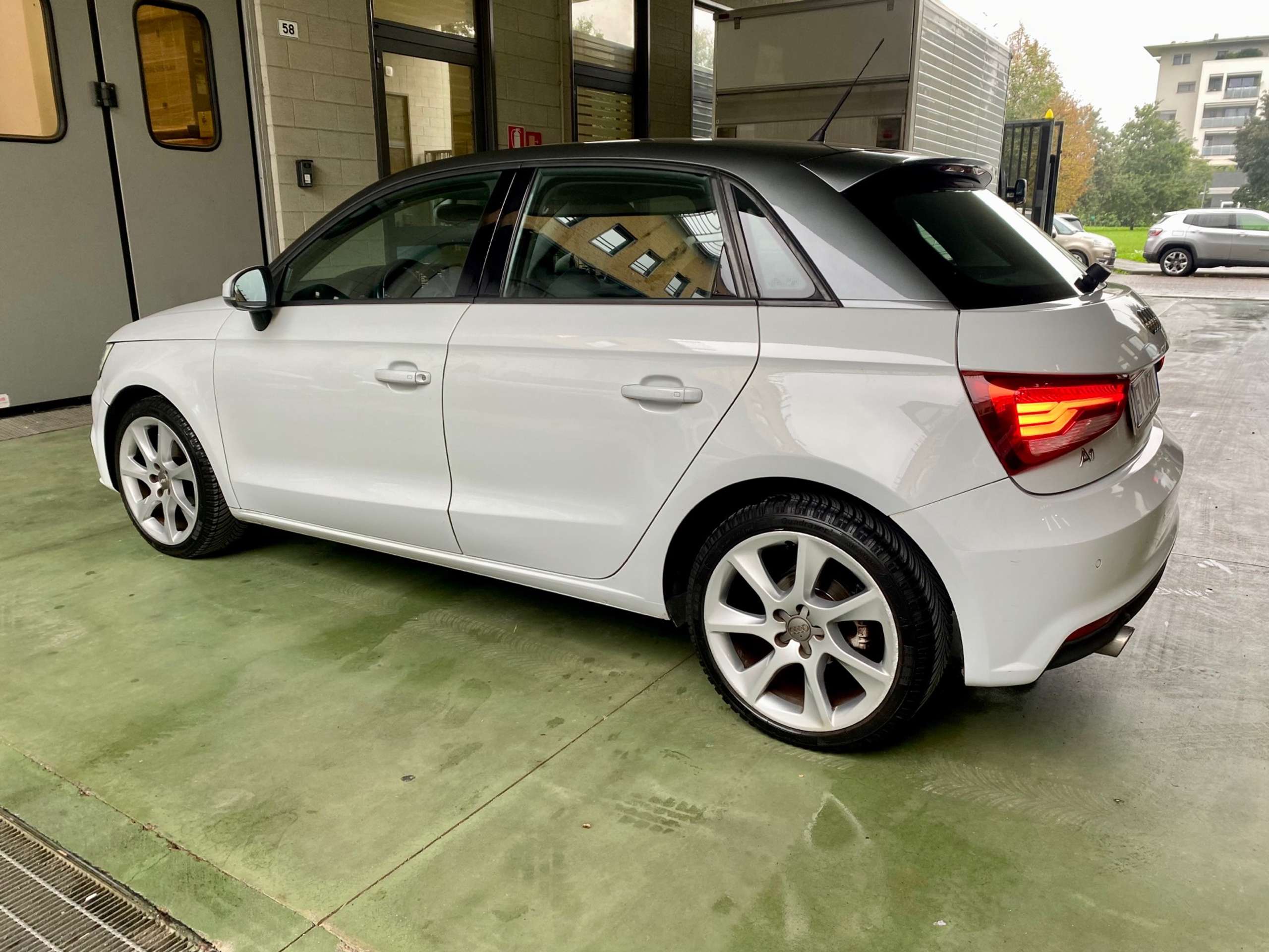 Audi - A1