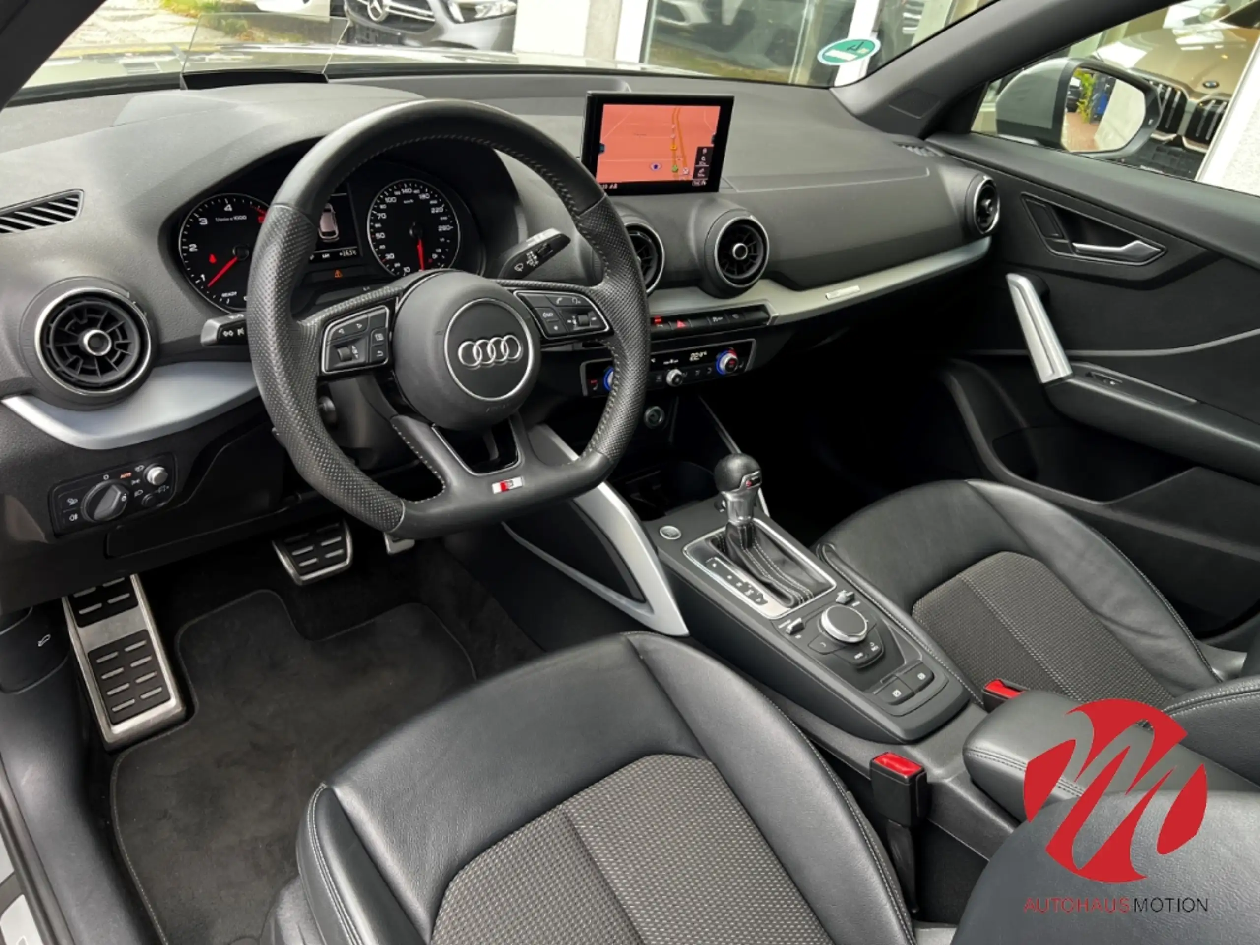 Audi - Q2