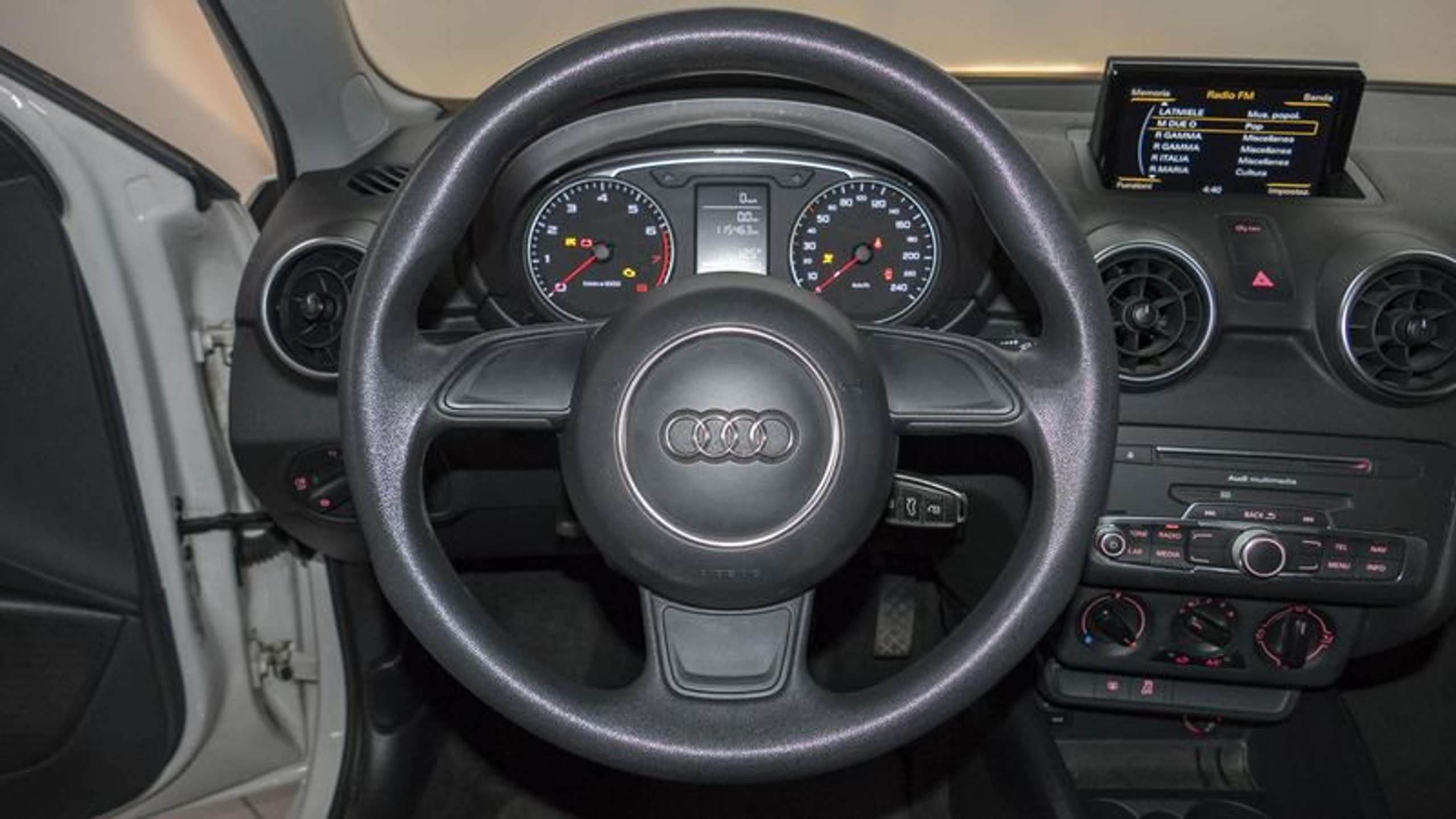 Audi - A1