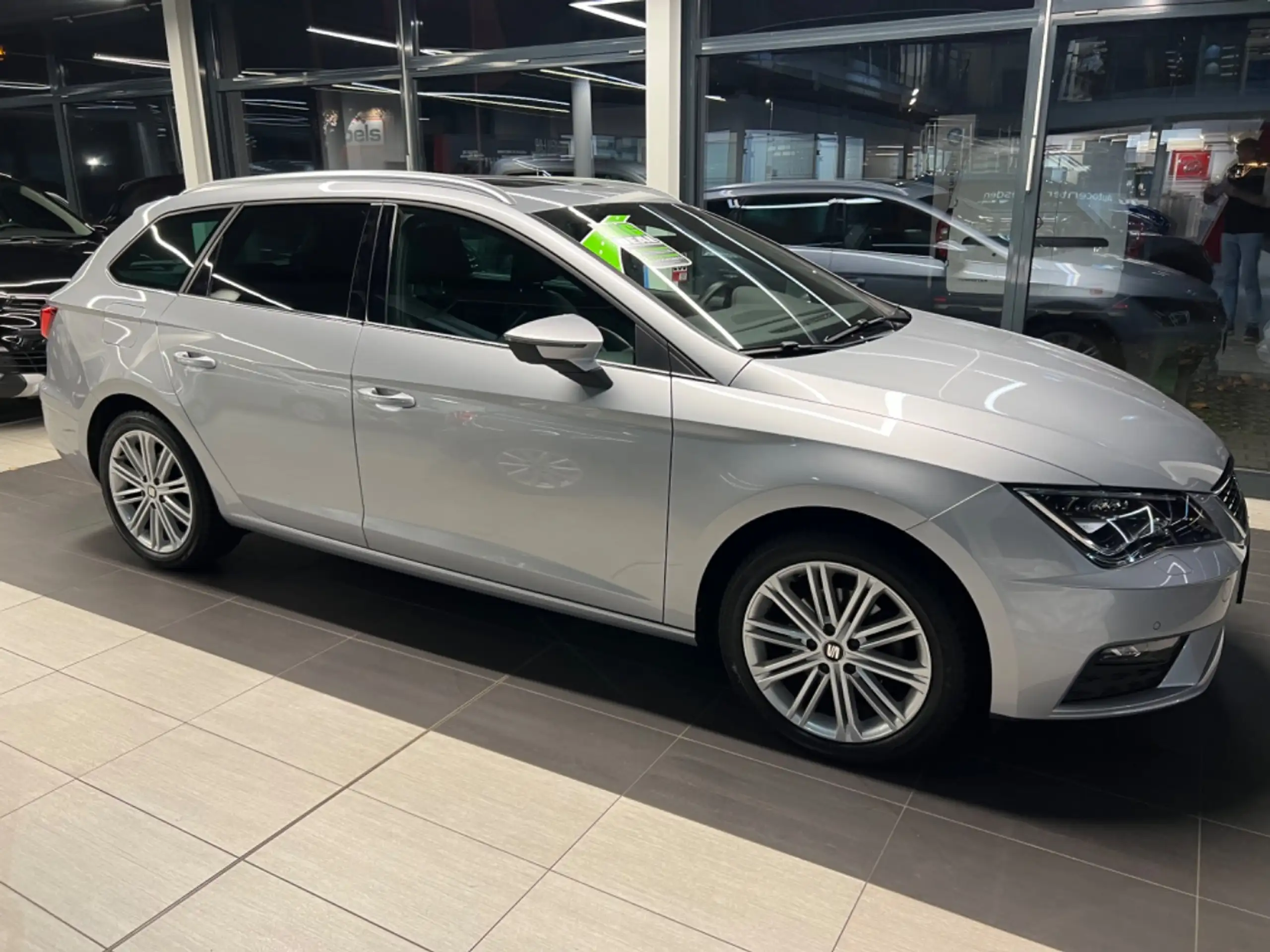 SEAT - Leon